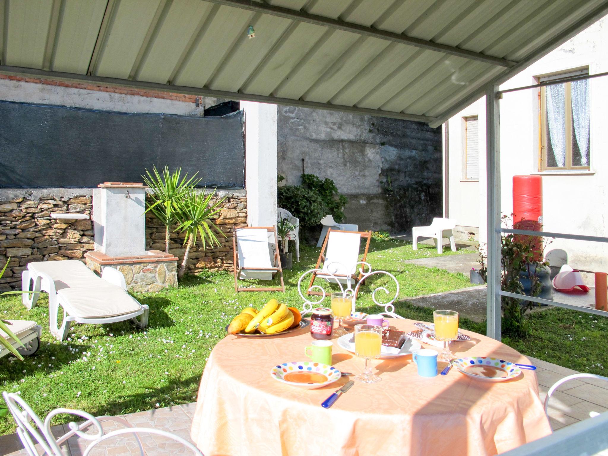 Photo 27 - Appartement de 3 chambres à Montignoso avec jardin et vues à la mer