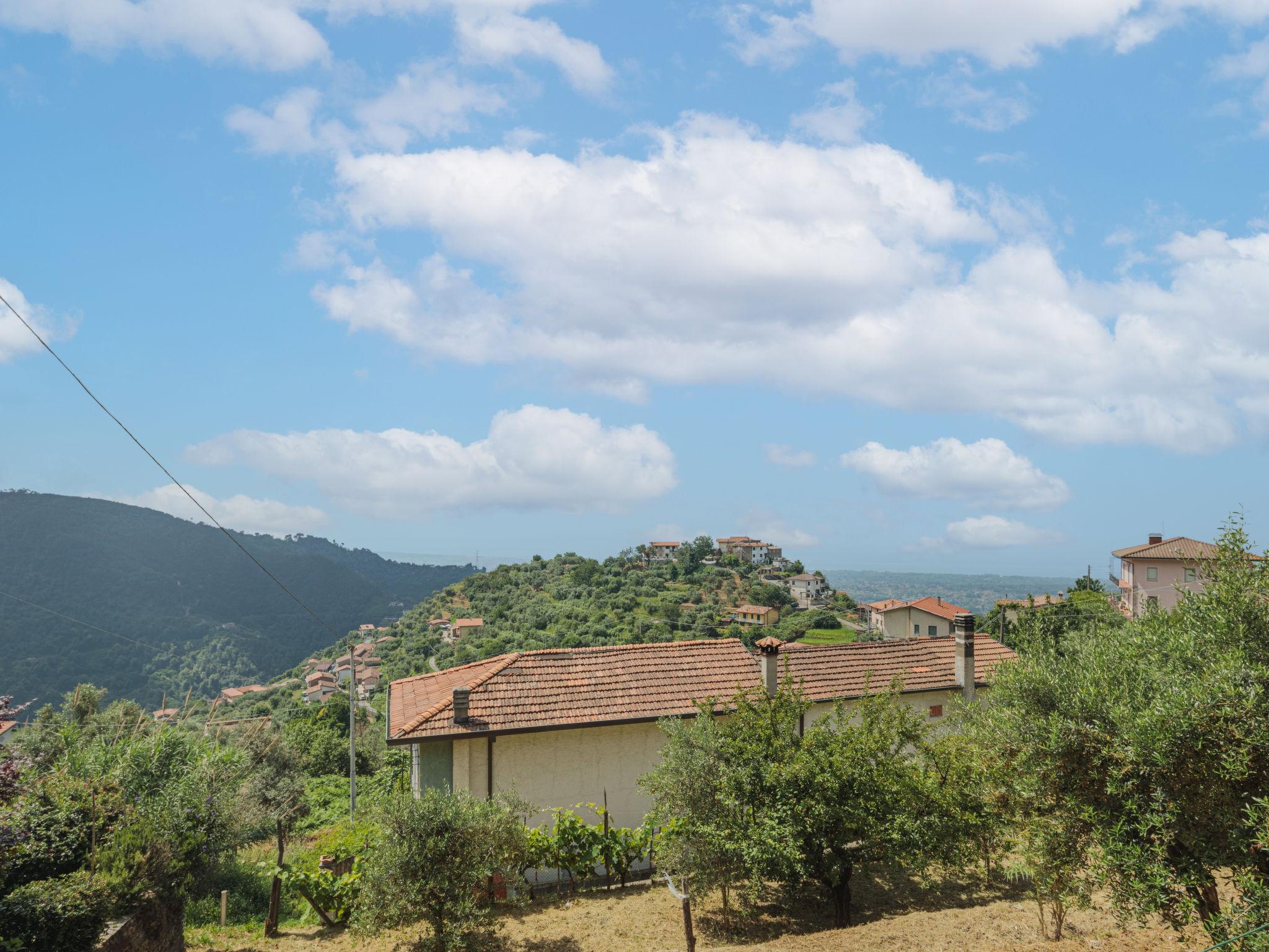 Foto 33 - Apartamento de 3 habitaciones en Montignoso con jardín y vistas al mar