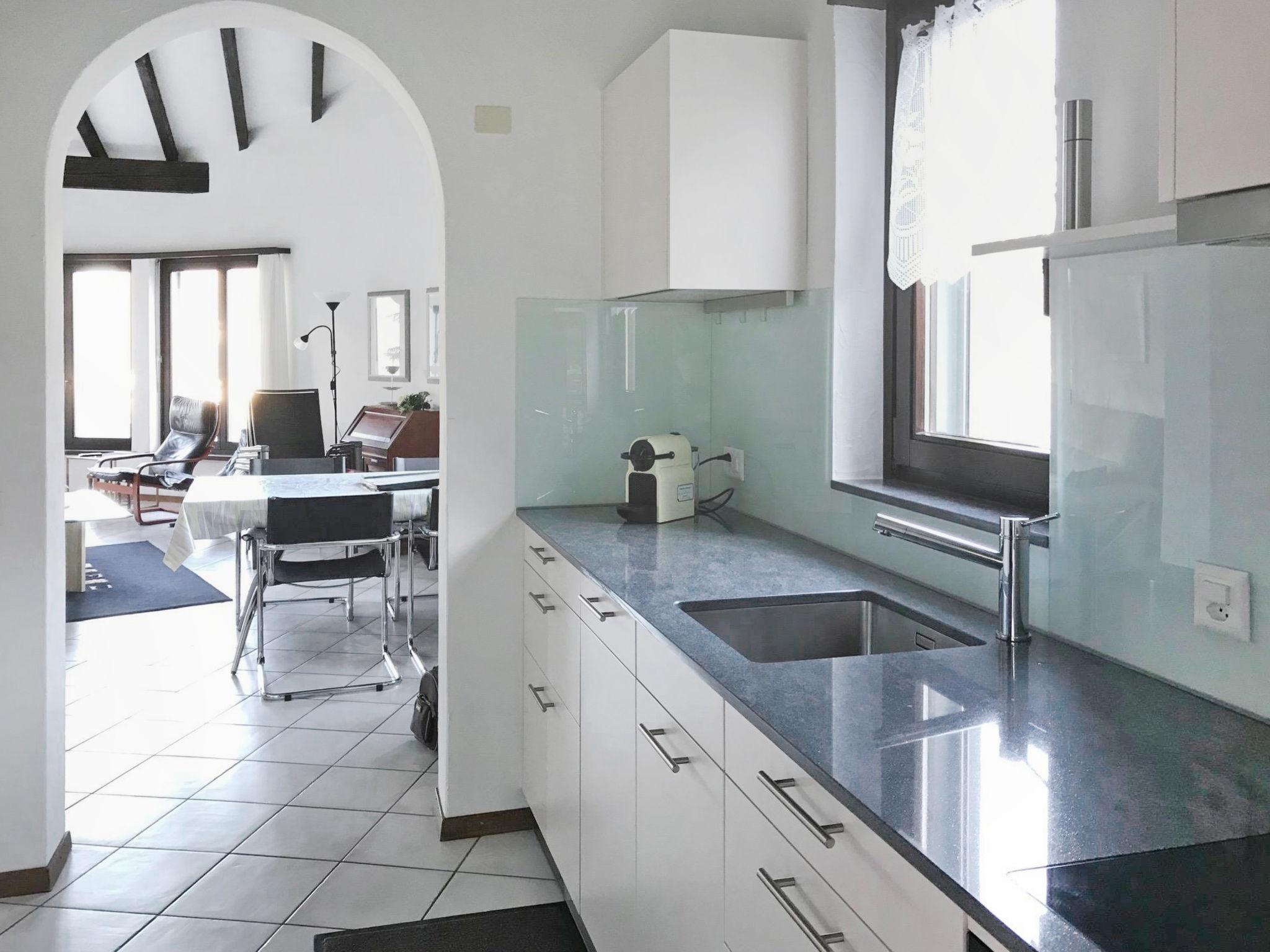 Photo 4 - 2 bedroom Apartment in Gambarogno with swimming pool and terrace