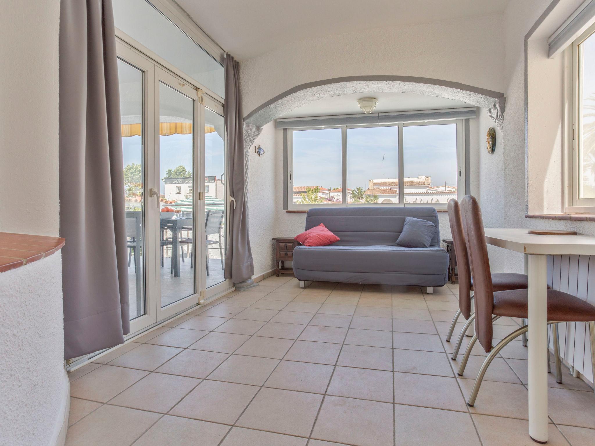 Foto 15 - Casa con 2 camere da letto a Castelló d'Empúries con piscina privata e vista mare