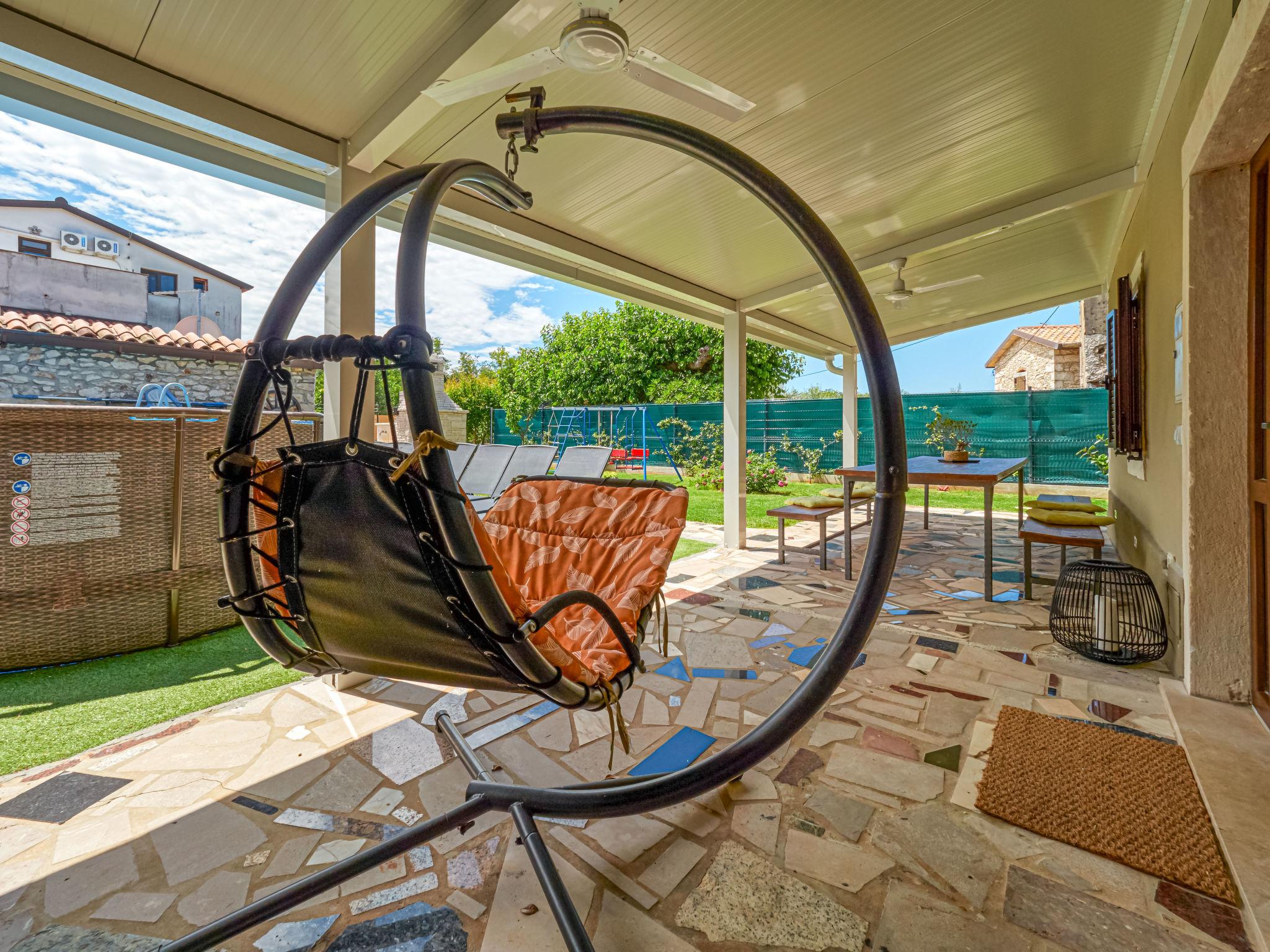 Photo 11 - Maison de 4 chambres à Umag avec piscine privée et jardin