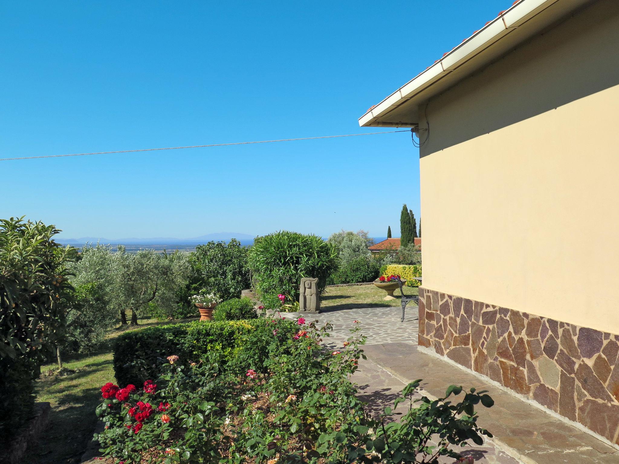 Photo 14 - Apartment in Casale Marittimo with garden and sea view