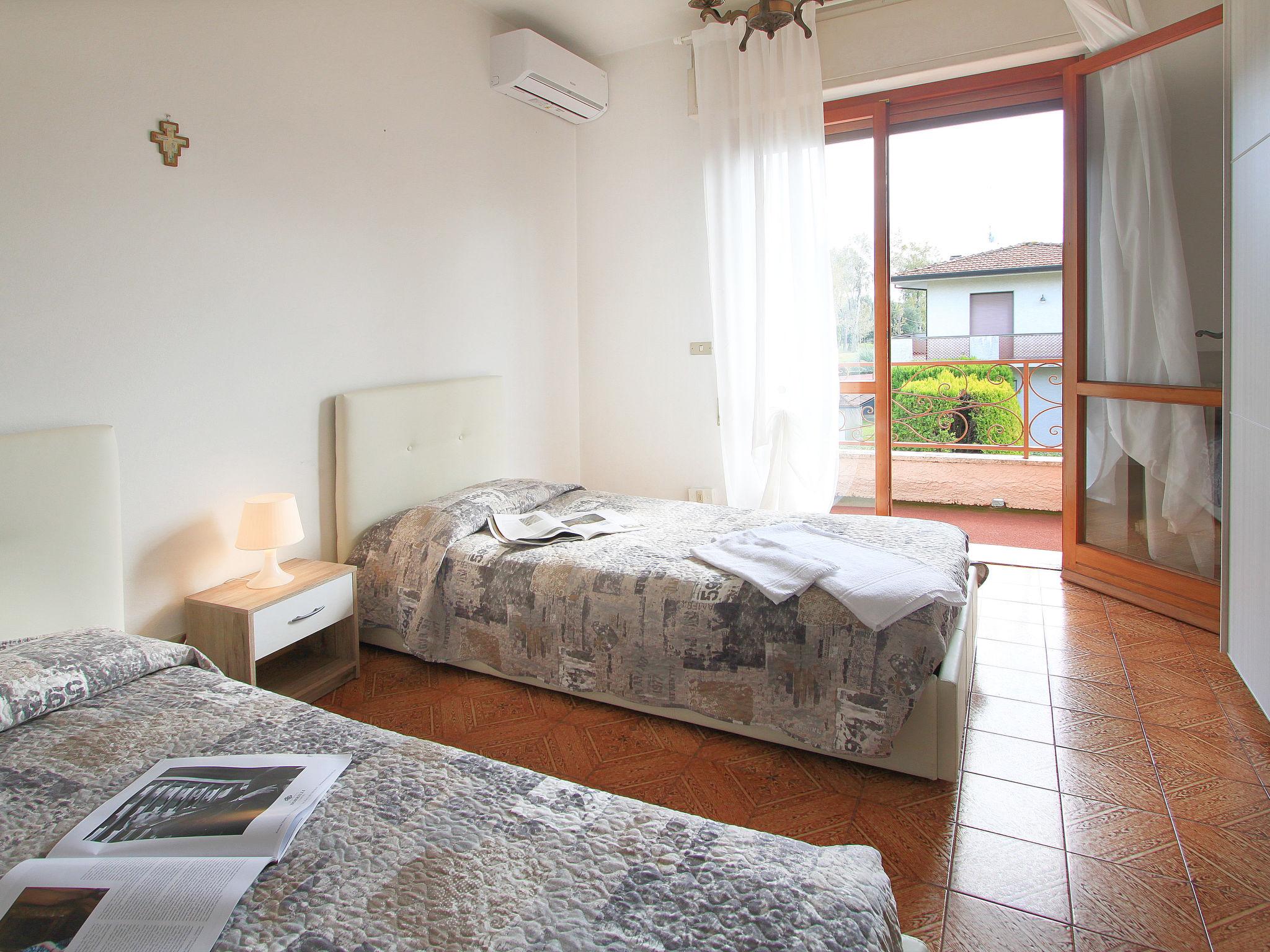 Photo 12 - 5 bedroom House in Forte dei Marmi with garden and sea view