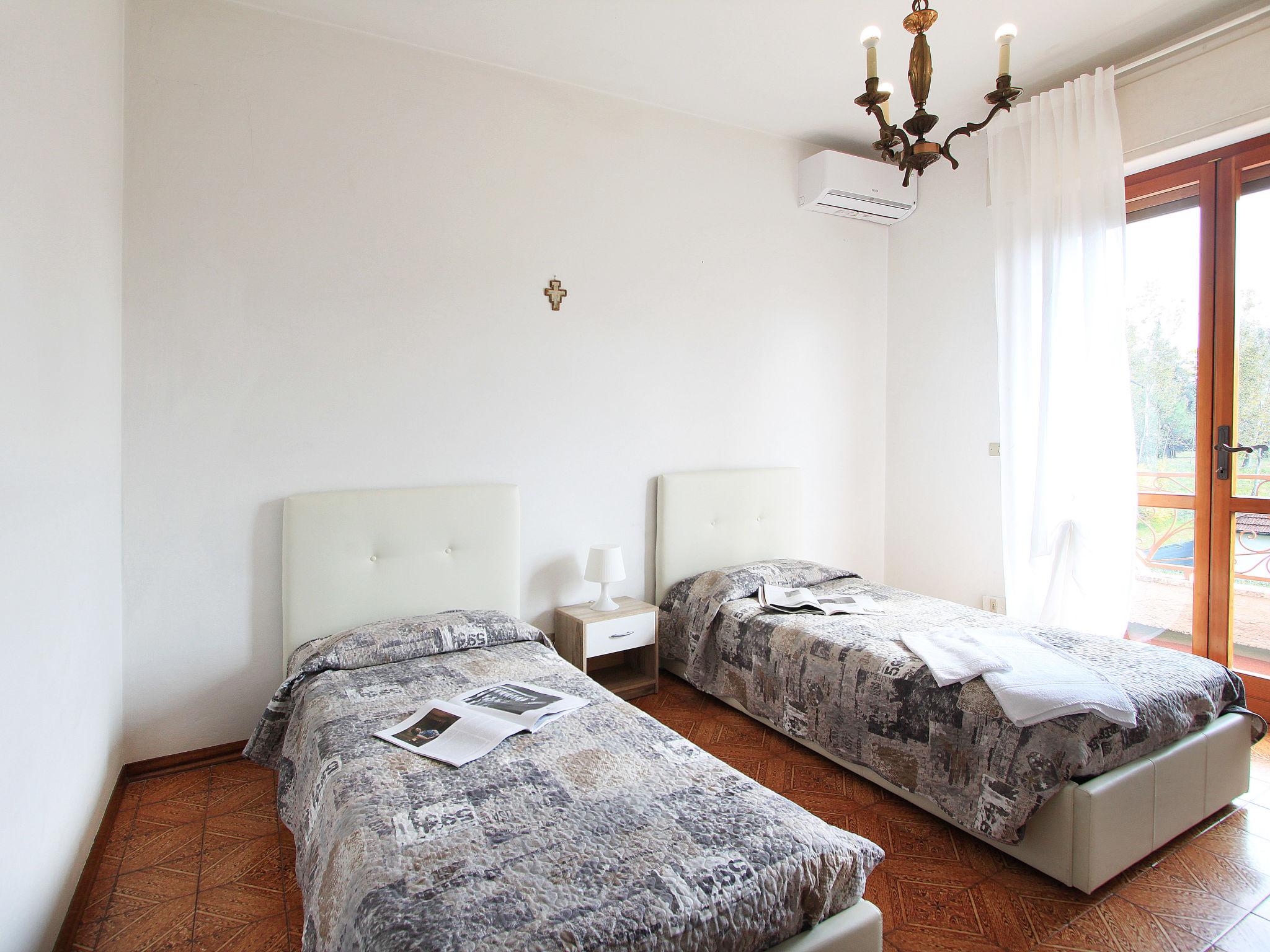 Photo 14 - 5 bedroom House in Forte dei Marmi with garden and sea view