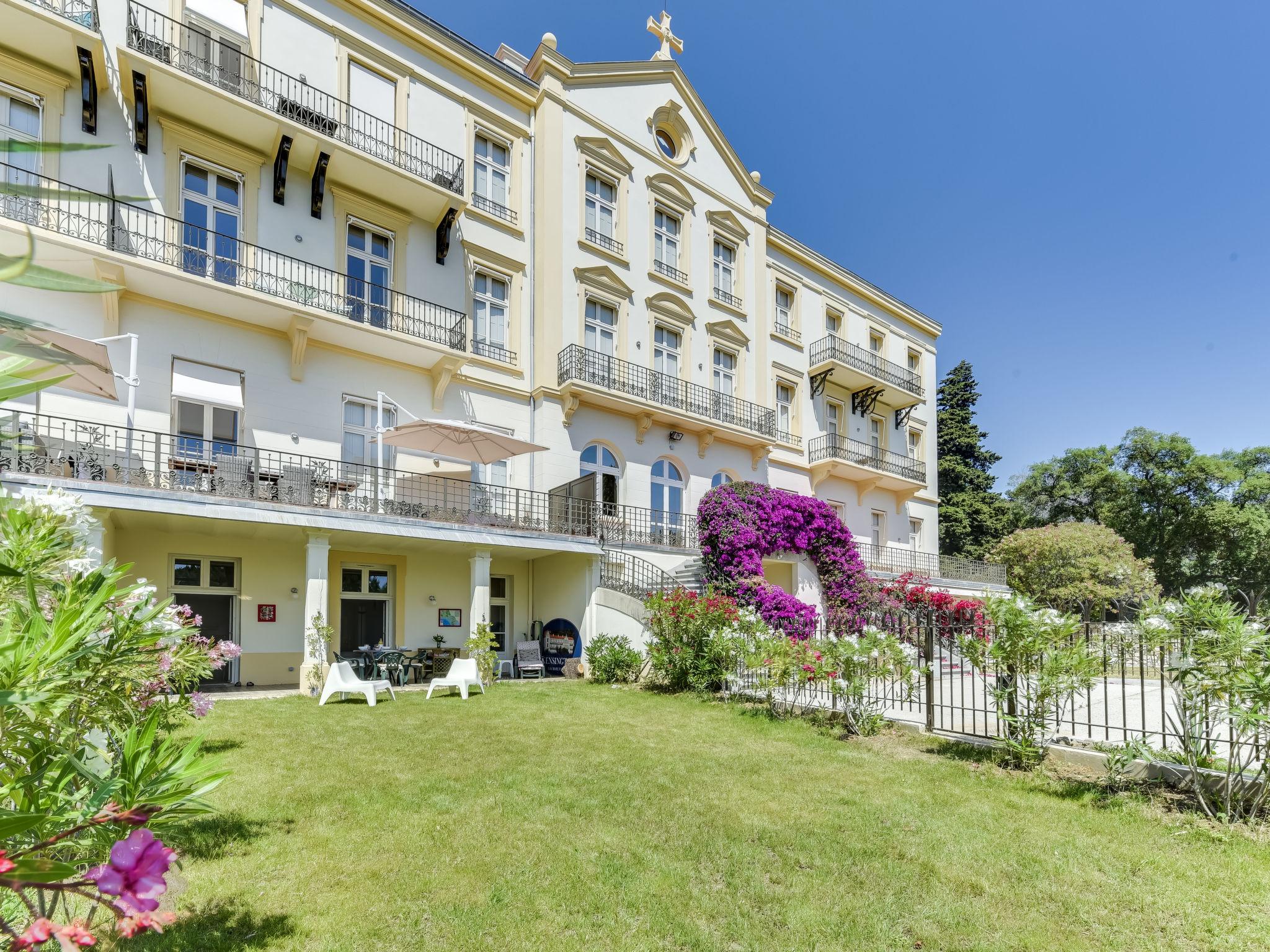 Foto 1 - Appartamento con 1 camera da letto a La Croix-Valmer con piscina e vista mare