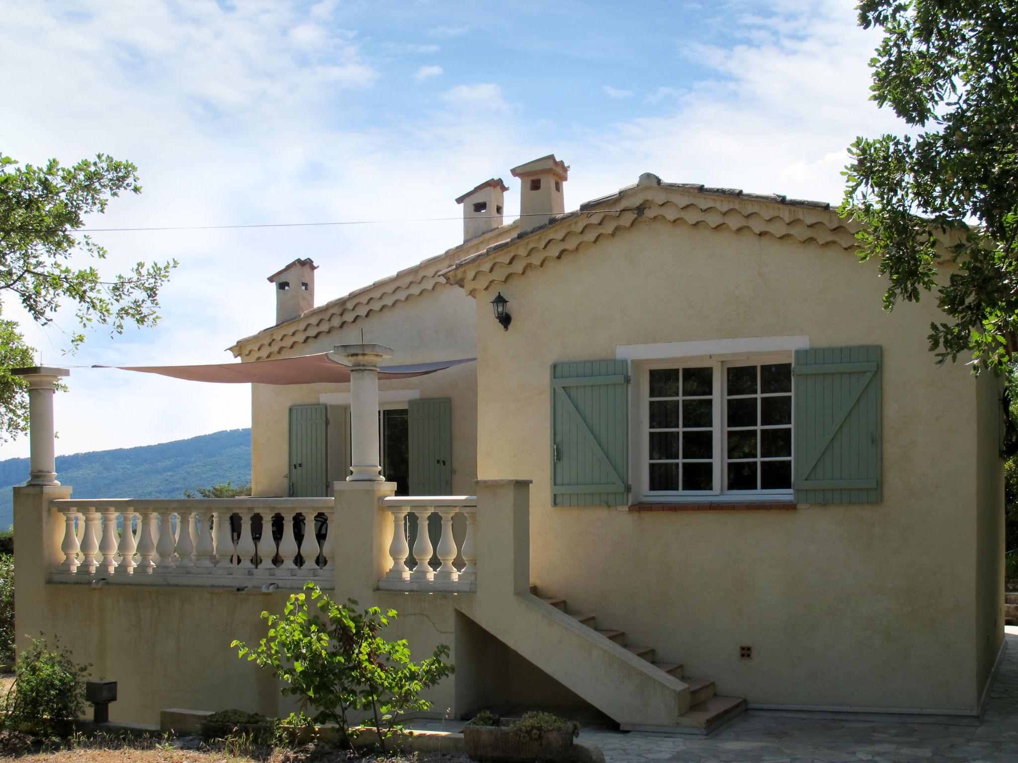 Foto 19 - Casa con 2 camere da letto a Bagnols-en-Forêt con piscina privata e giardino