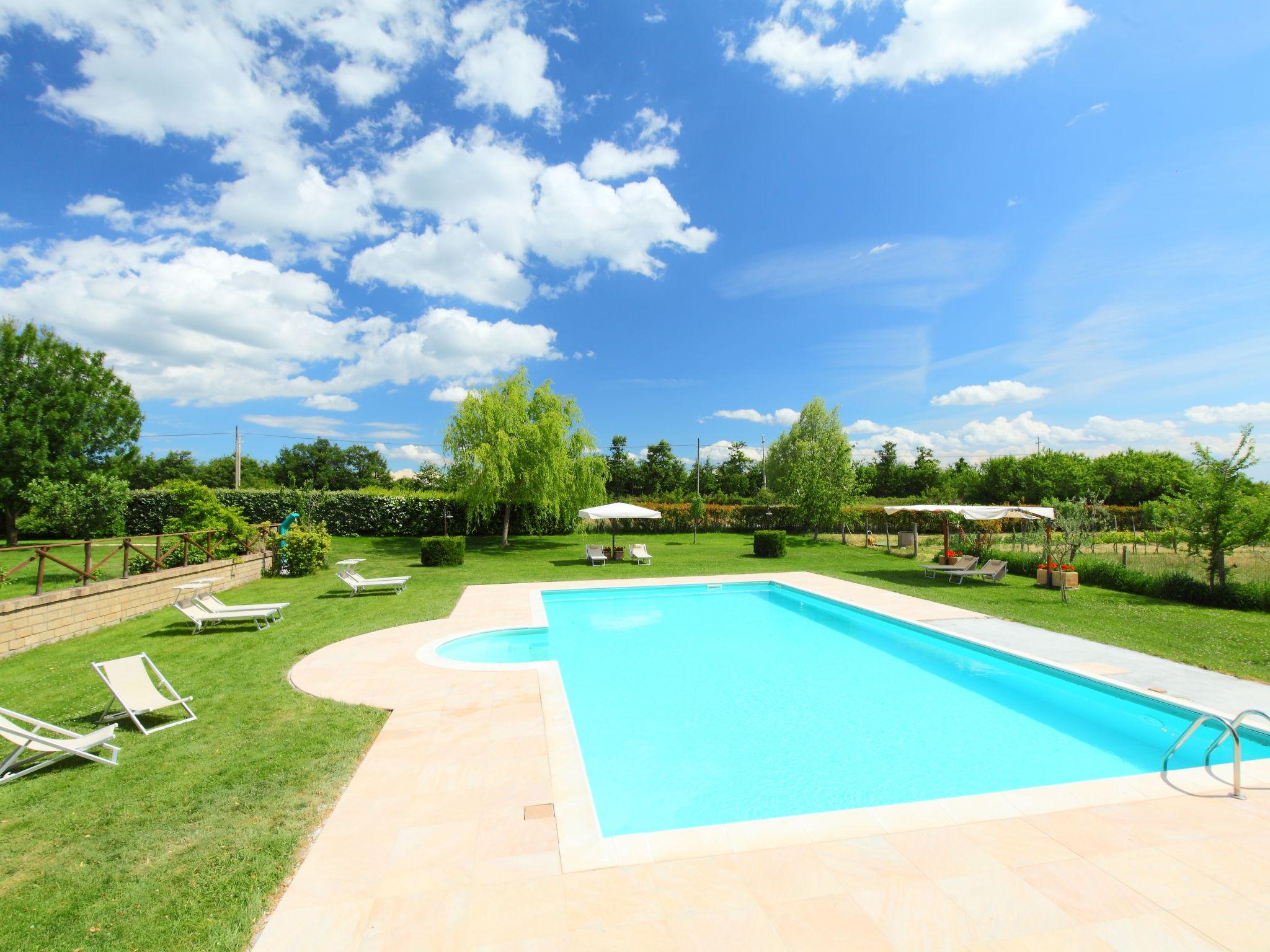 Photo 17 - Appartement de 1 chambre à Acquapendente avec piscine et jardin