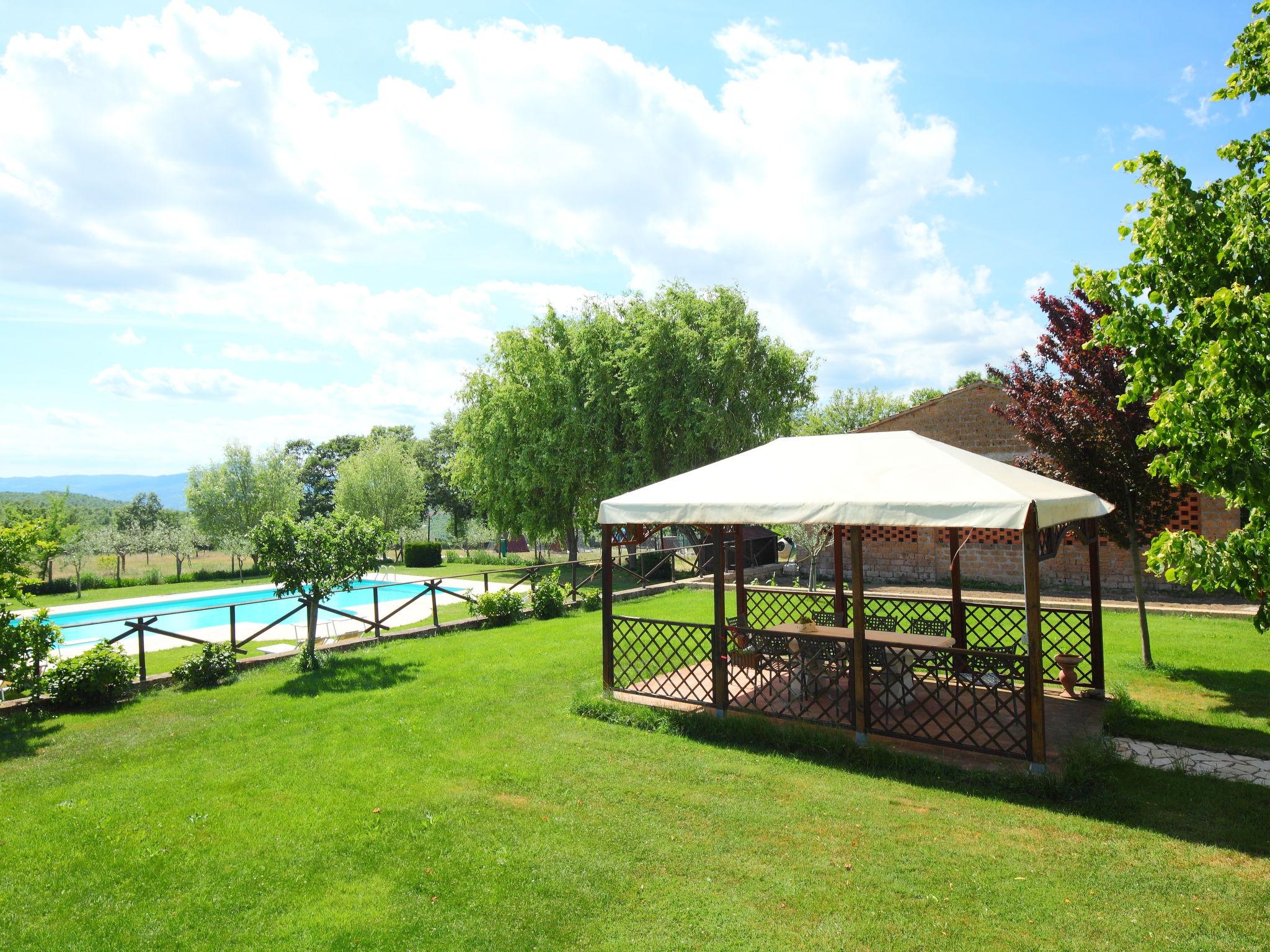 Photo 19 - Appartement de 1 chambre à Acquapendente avec piscine et jardin