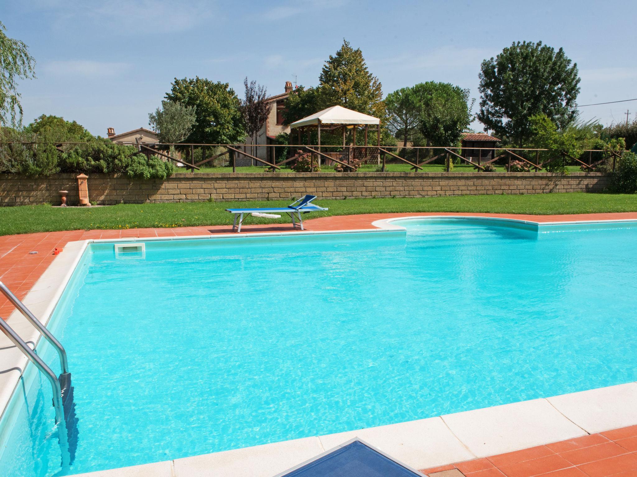 Photo 24 - 3 bedroom Apartment in Acquapendente with swimming pool and garden