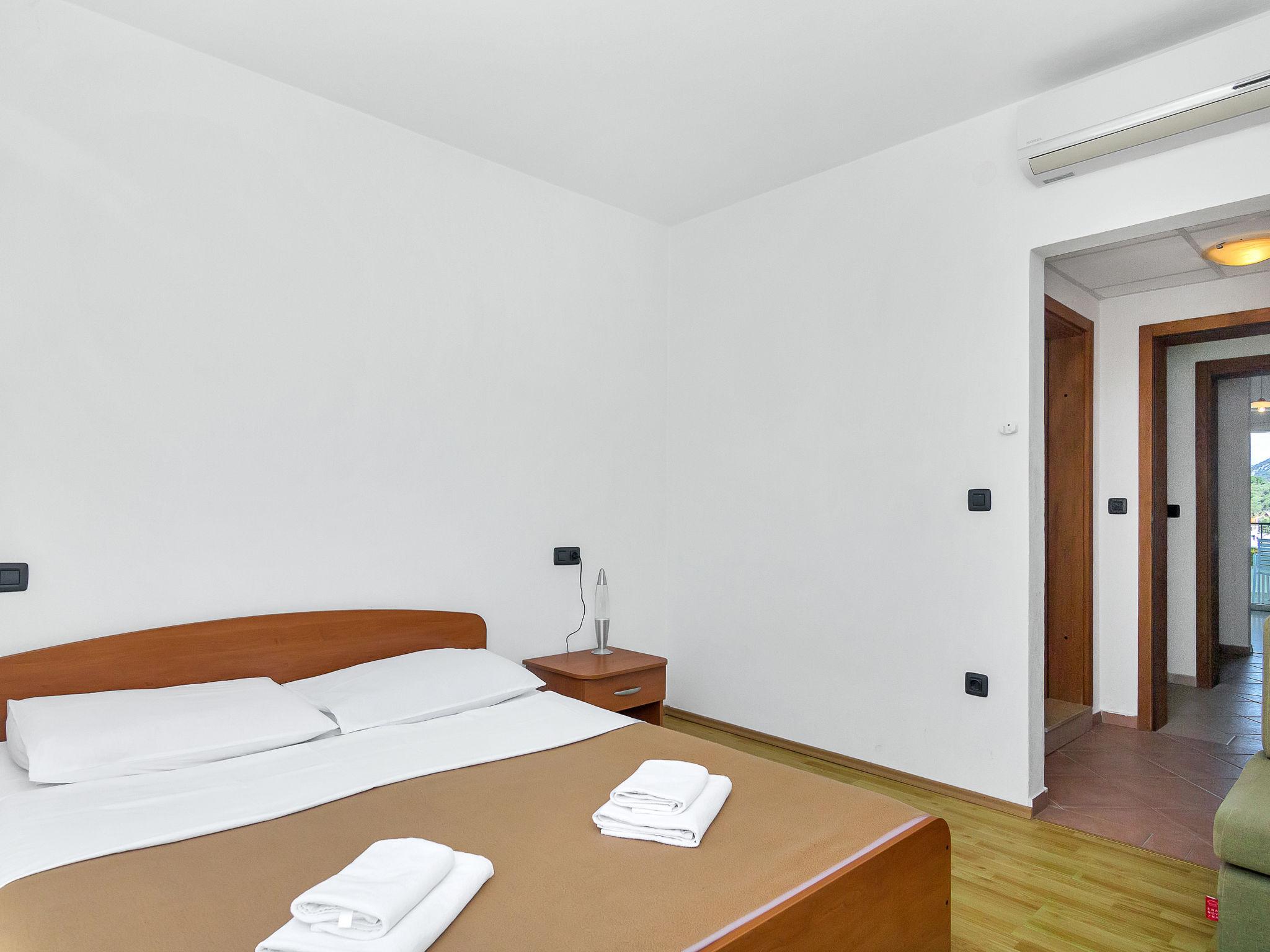Foto 11 - Appartamento con 1 camera da letto a Jelsa con terrazza e vista mare