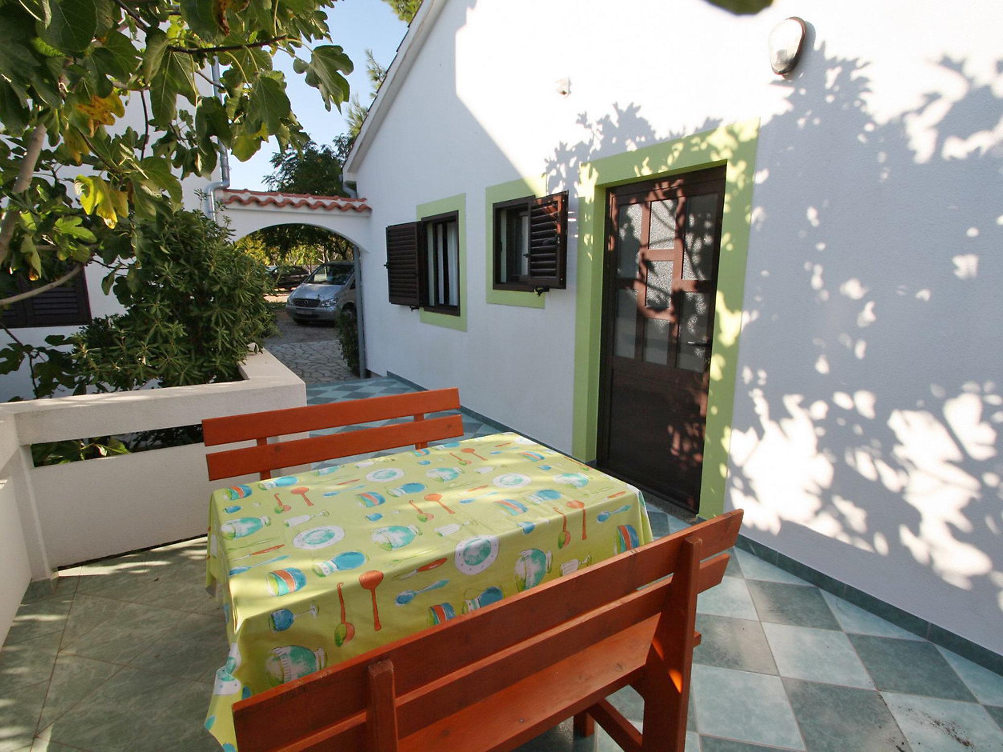 Photo 3 - Maison de 1 chambre à Vir avec piscine et vues à la mer