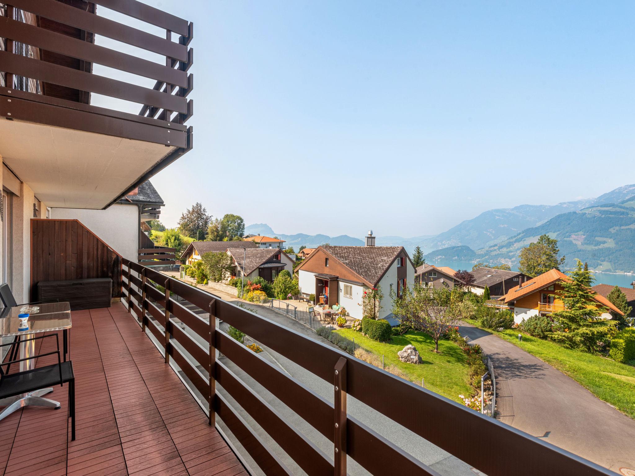 Foto 5 - Apartment mit 3 Schlafzimmern in Emmetten mit blick auf die berge