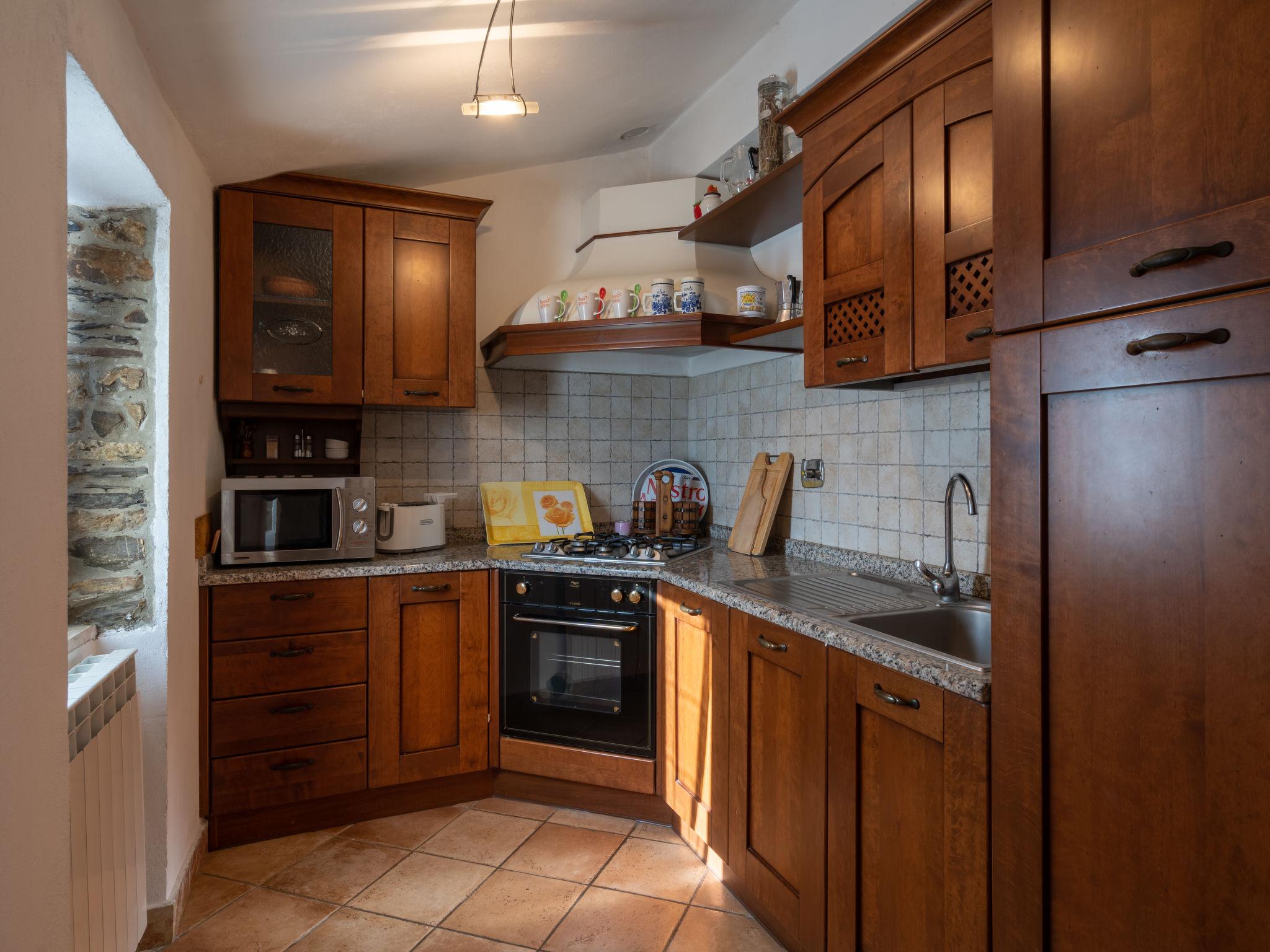 Photo 8 - Maison de 1 chambre à Borgomaro avec piscine privée et jardin