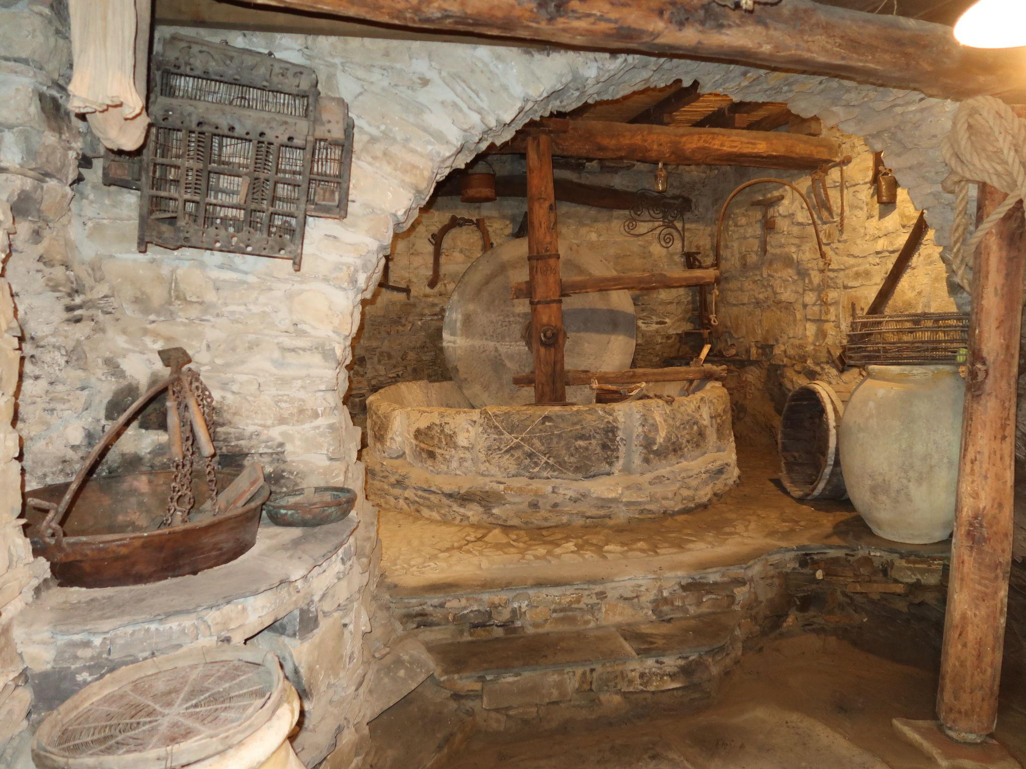 Photo 5 - Maison de 1 chambre à Borgomaro avec piscine privée et vues à la mer