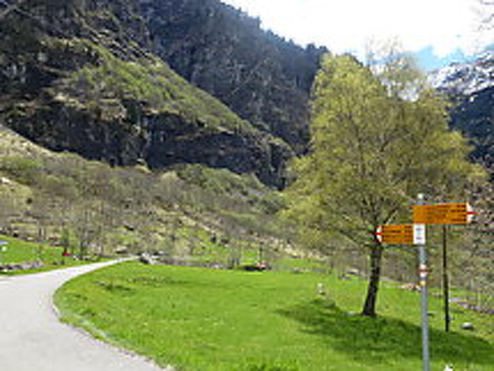 Foto 19 - Haus mit 2 Schlafzimmern in Serravalle mit garten und blick auf die berge