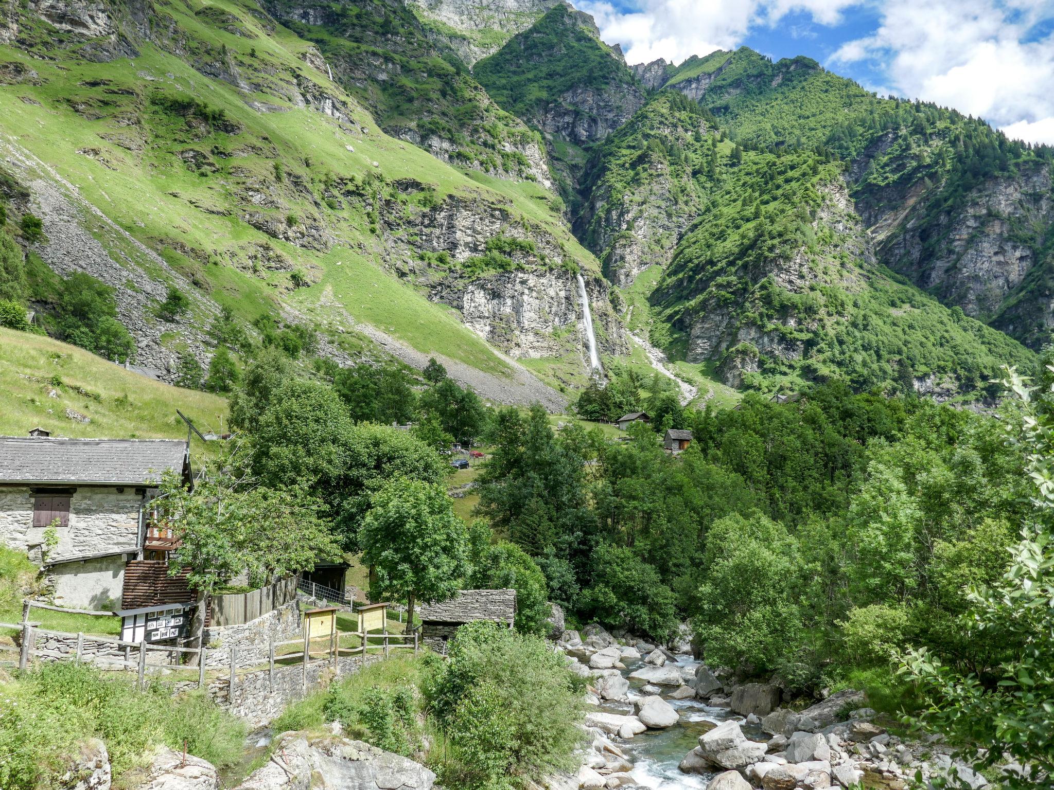 Foto 31 - Casa de 2 quartos em Serravalle com jardim e vista para a montanha