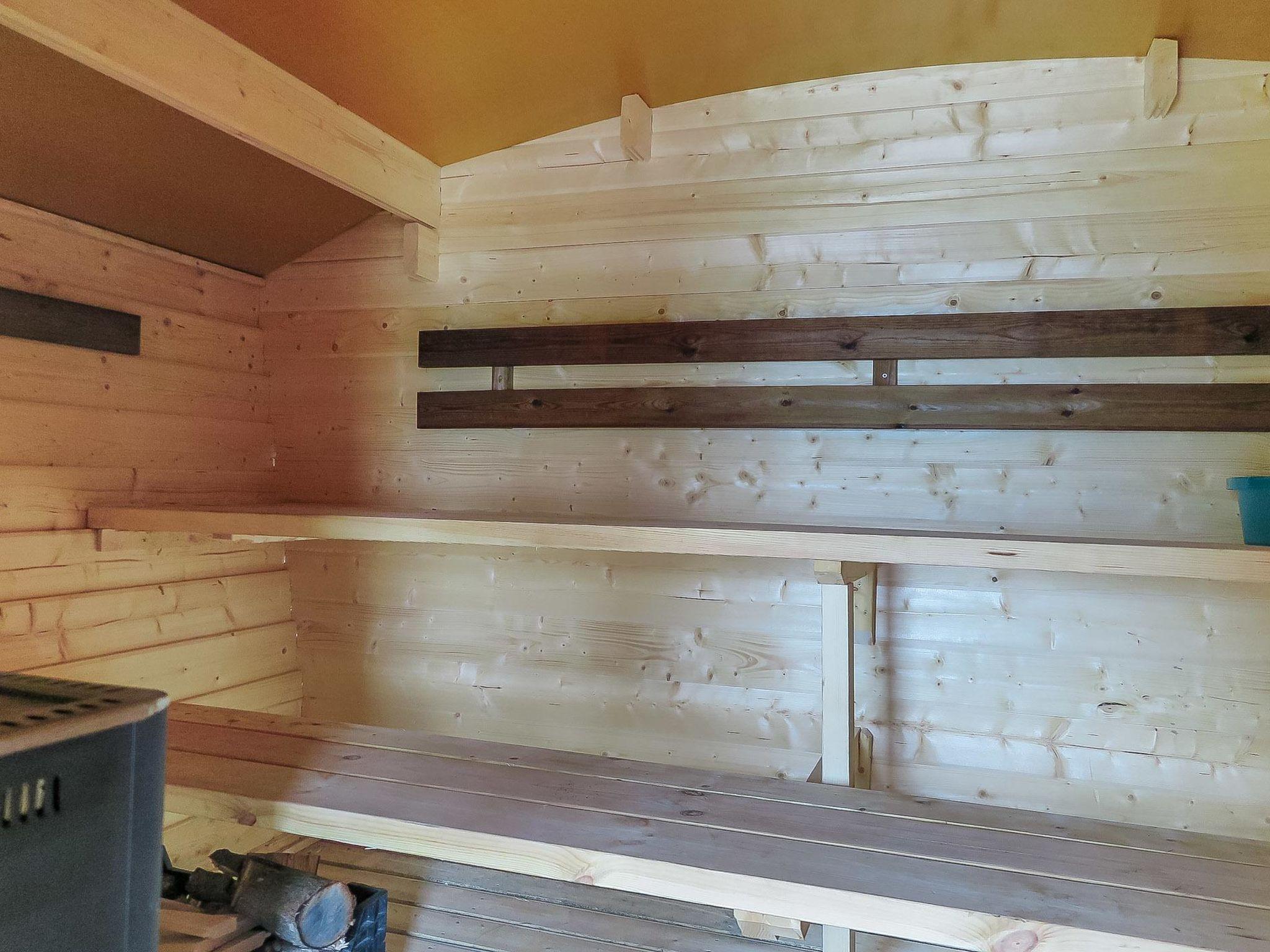 Foto 20 - Casa de 1 habitación en Keminmaa con sauna y vistas a la montaña