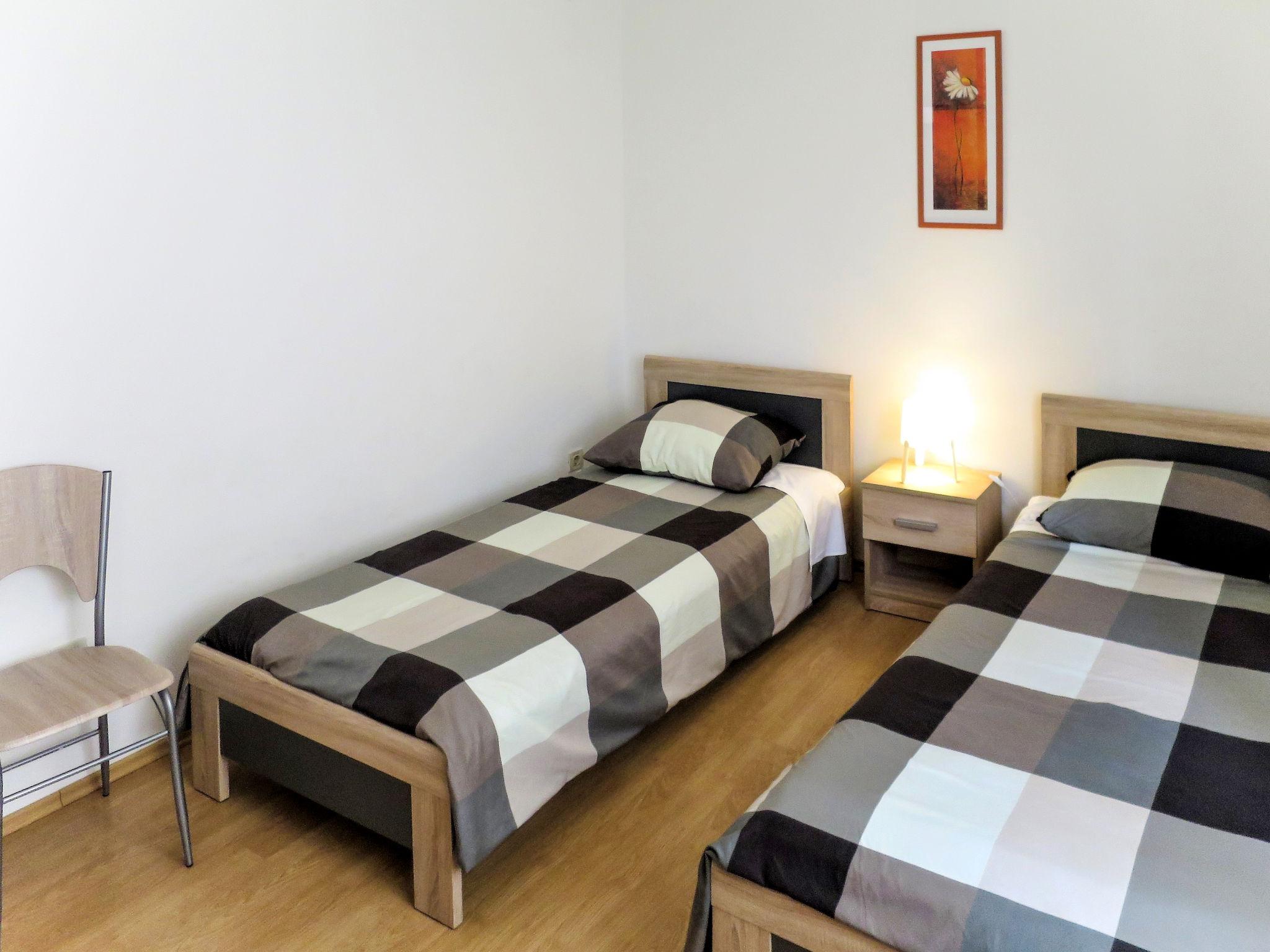 Foto 8 - Appartamento con 2 camere da letto a Labin con giardino e vista mare