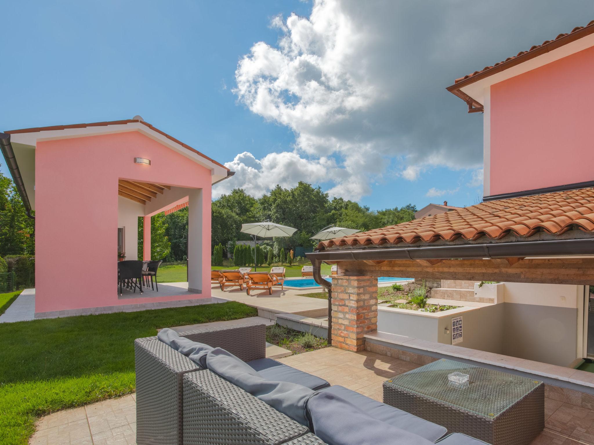 Photo 14 - Maison de 6 chambres à Sveta Nedelja avec piscine privée et vues à la mer