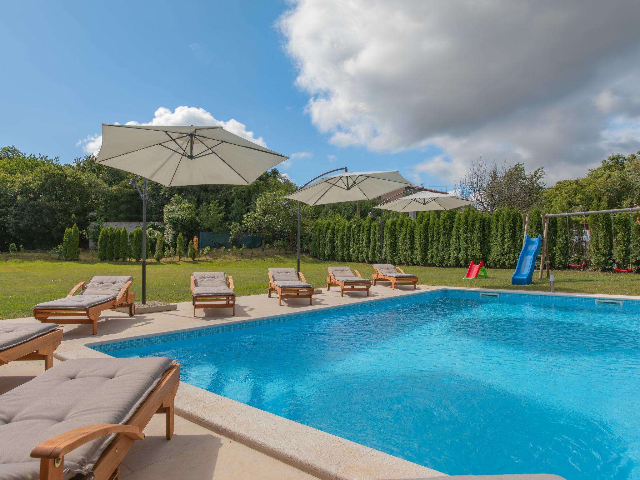 Photo 2 - Maison de 6 chambres à Sveta Nedelja avec piscine privée et vues à la mer