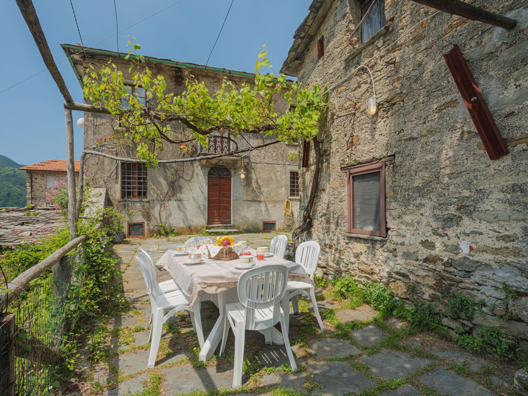 Foto 1 - Casa de 5 quartos em Stazzema com jardim e terraço