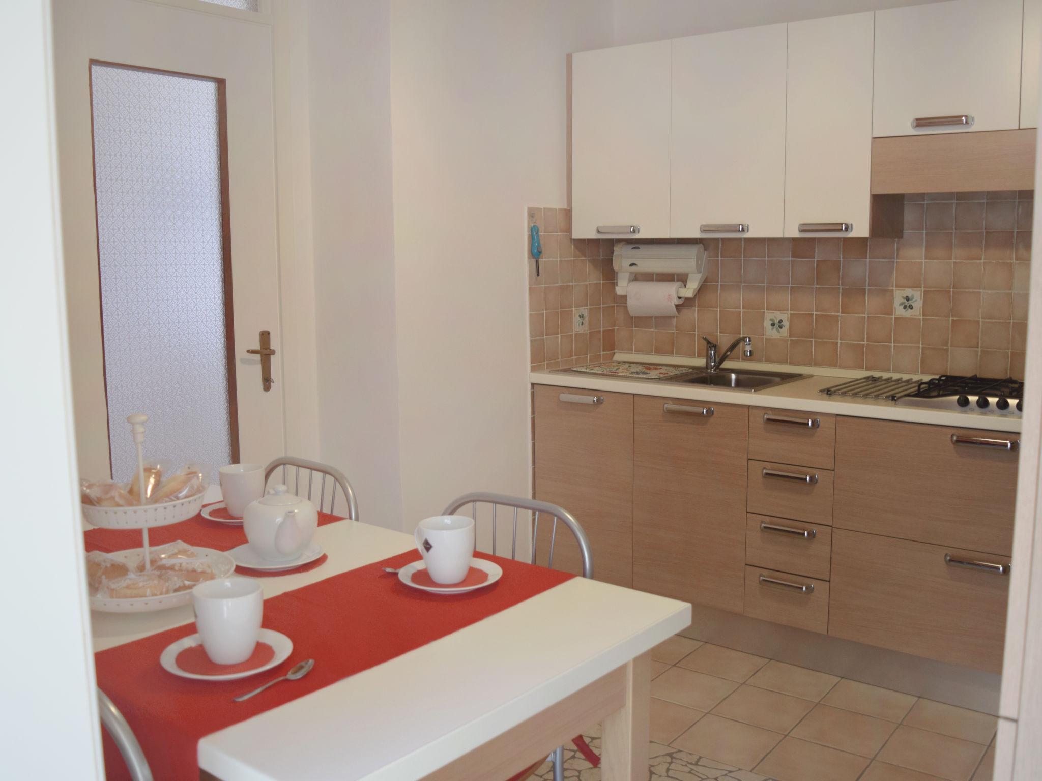 Photo 7 - 1 bedroom Apartment in Maccagno con Pino e Veddasca with garden and mountain view