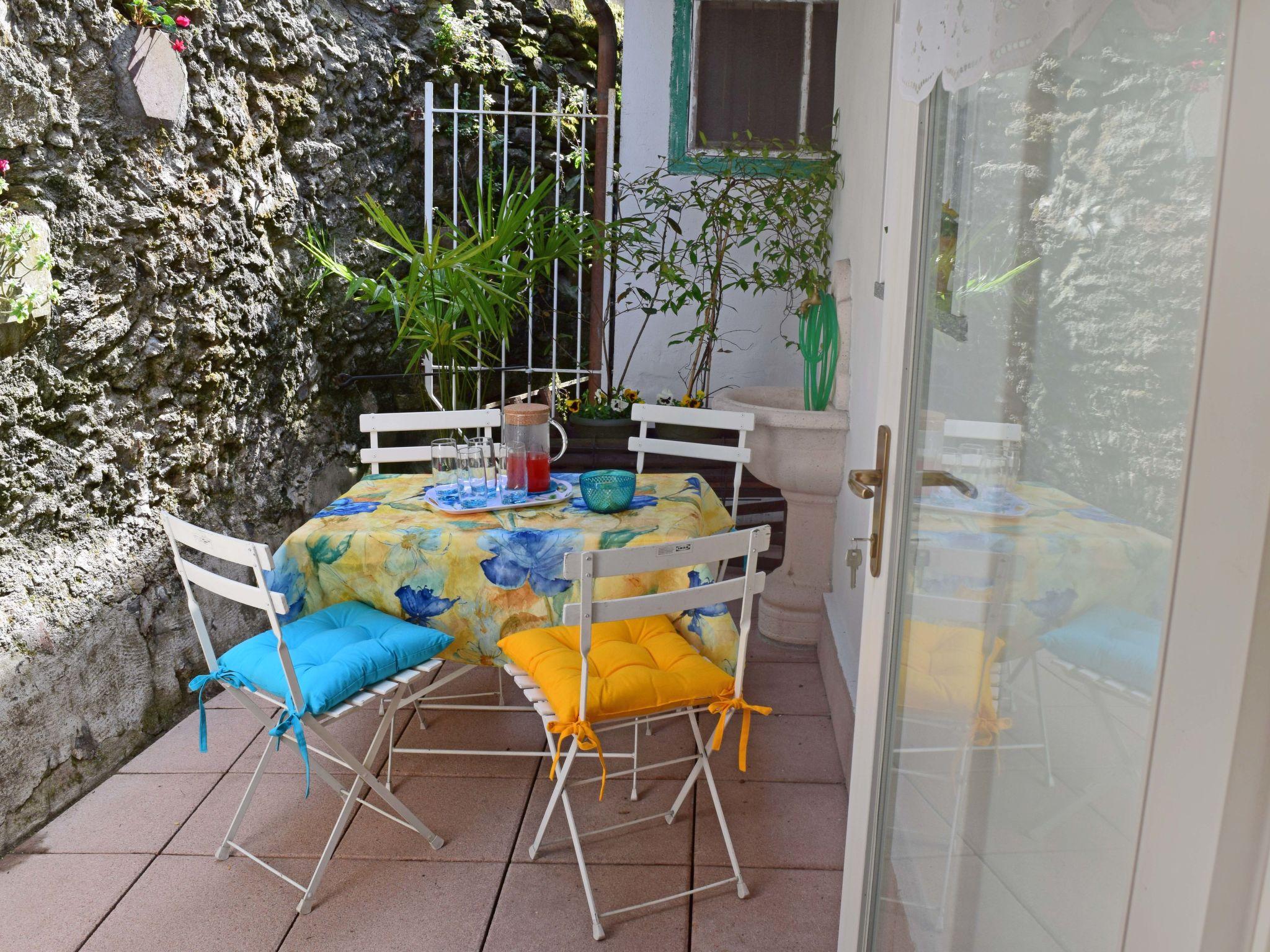 Photo 13 - 1 bedroom Apartment in Maccagno con Pino e Veddasca with garden and mountain view