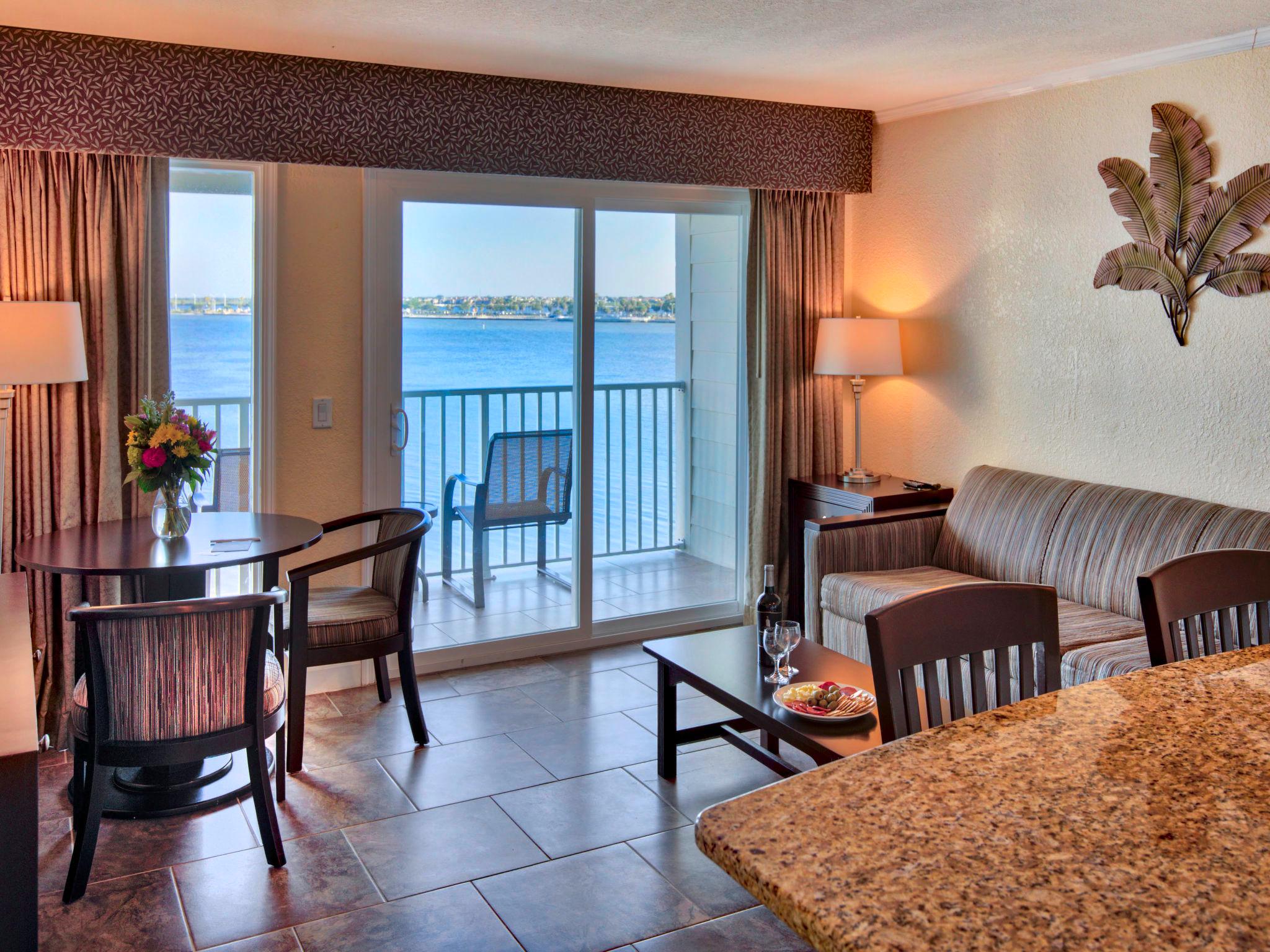Foto 1 - Appartamento con 1 camera da letto a Tampa con piscina e vista mare
