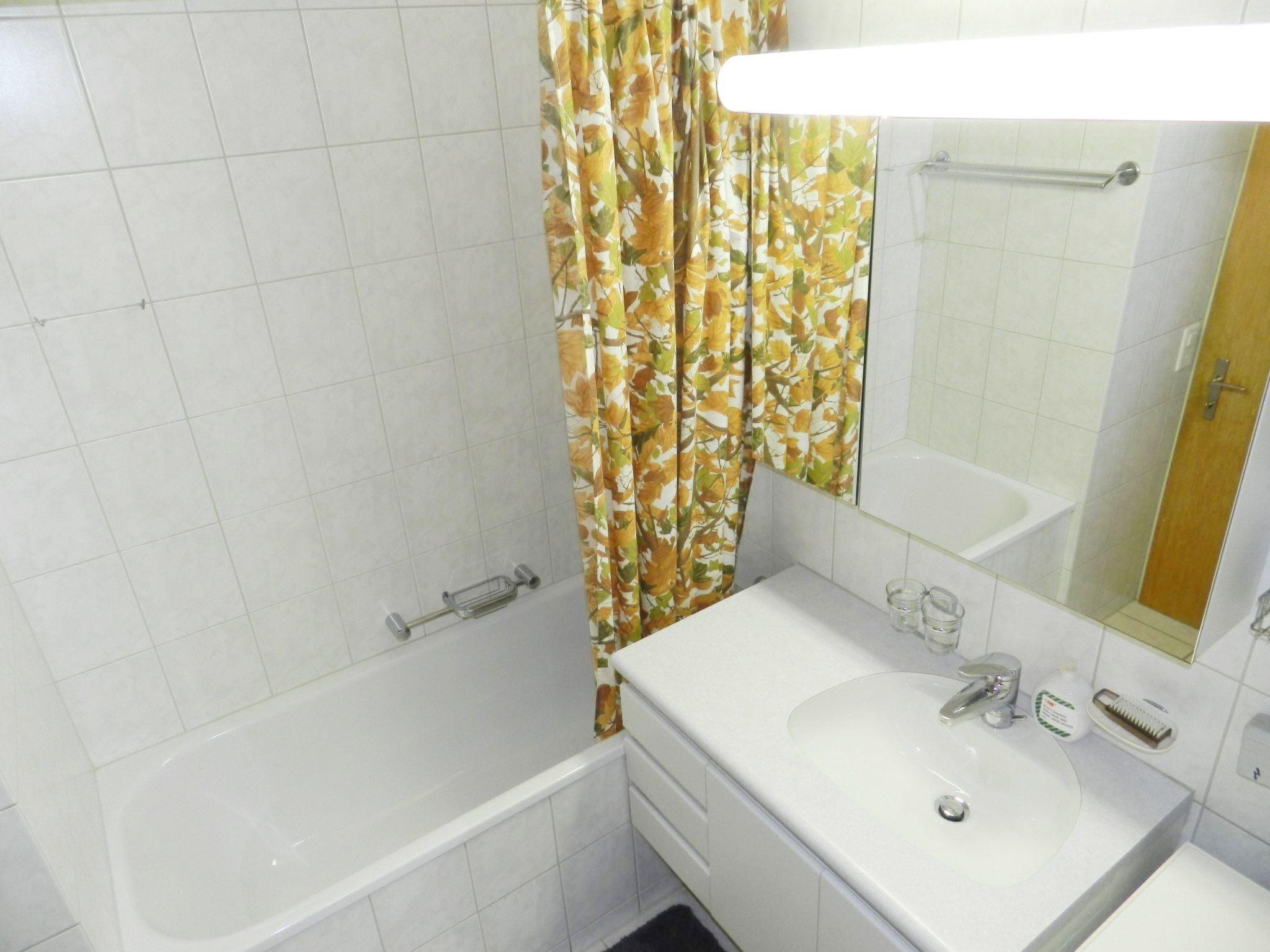 Foto 31 - Appartamento con 2 camere da letto a Saanen
