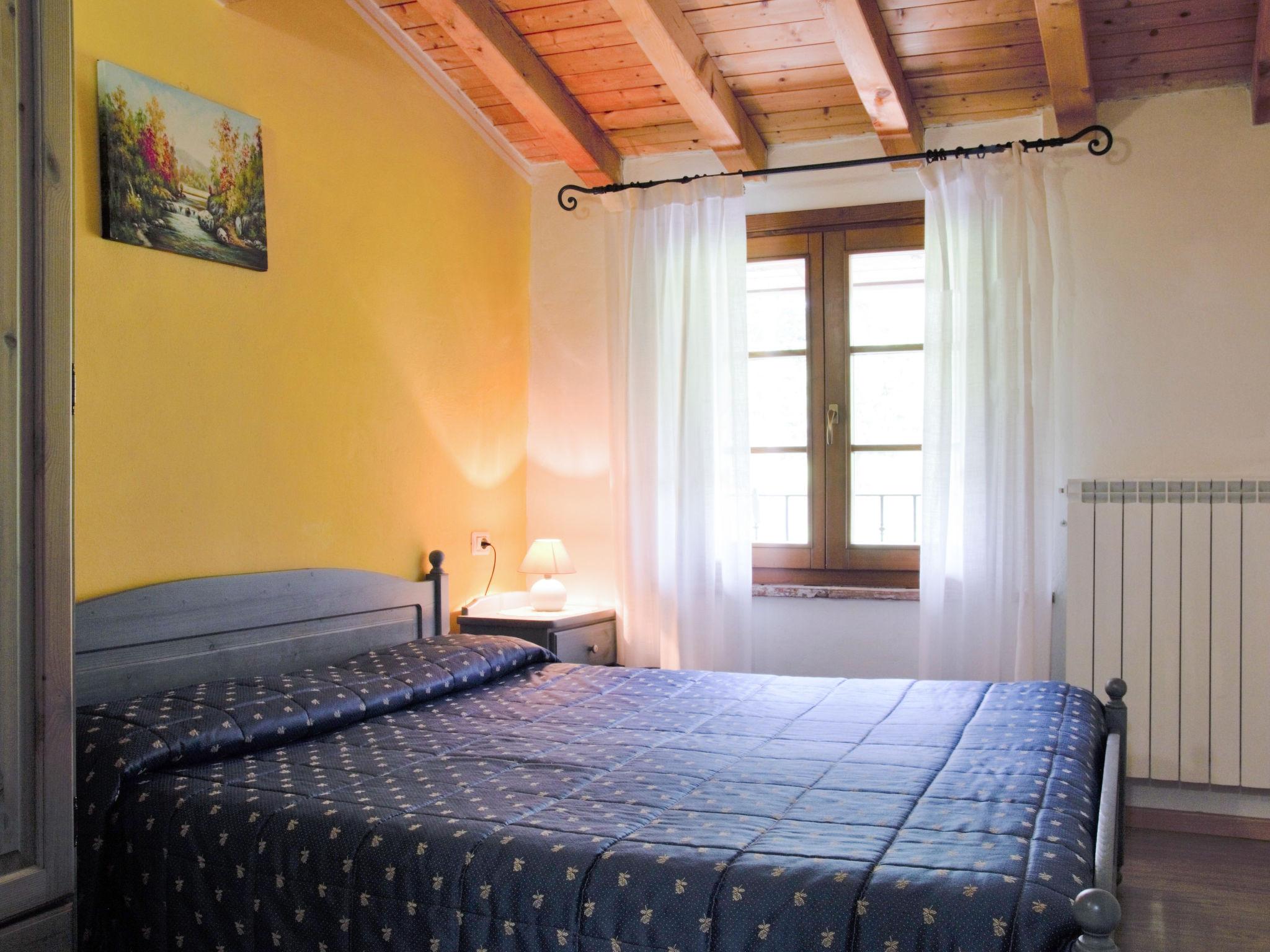 Foto 5 - Appartamento con 2 camere da letto a Tremosine sul Garda con piscina e giardino