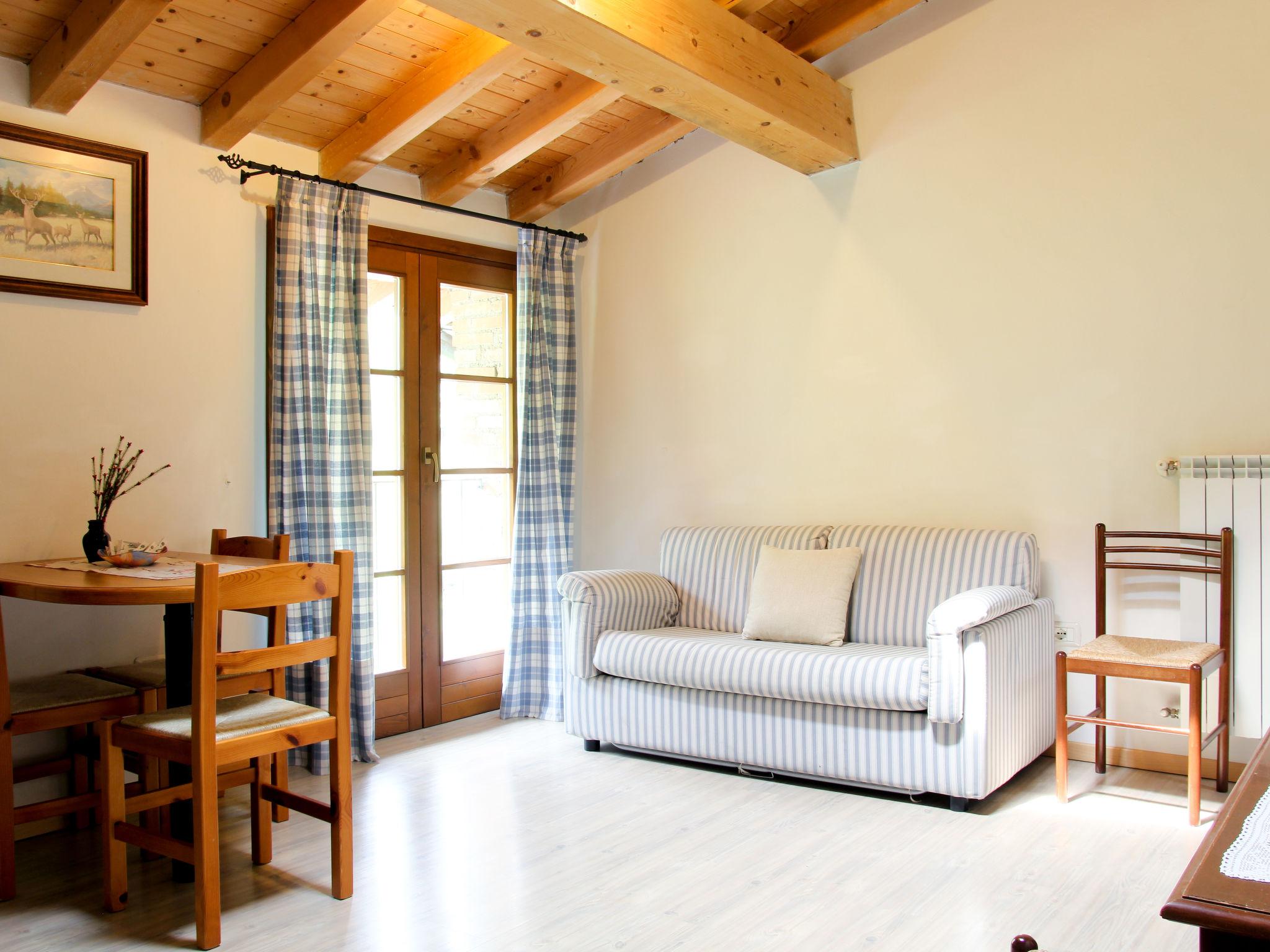 Foto 2 - Appartamento con 2 camere da letto a Tremosine sul Garda con piscina e vista sulle montagne