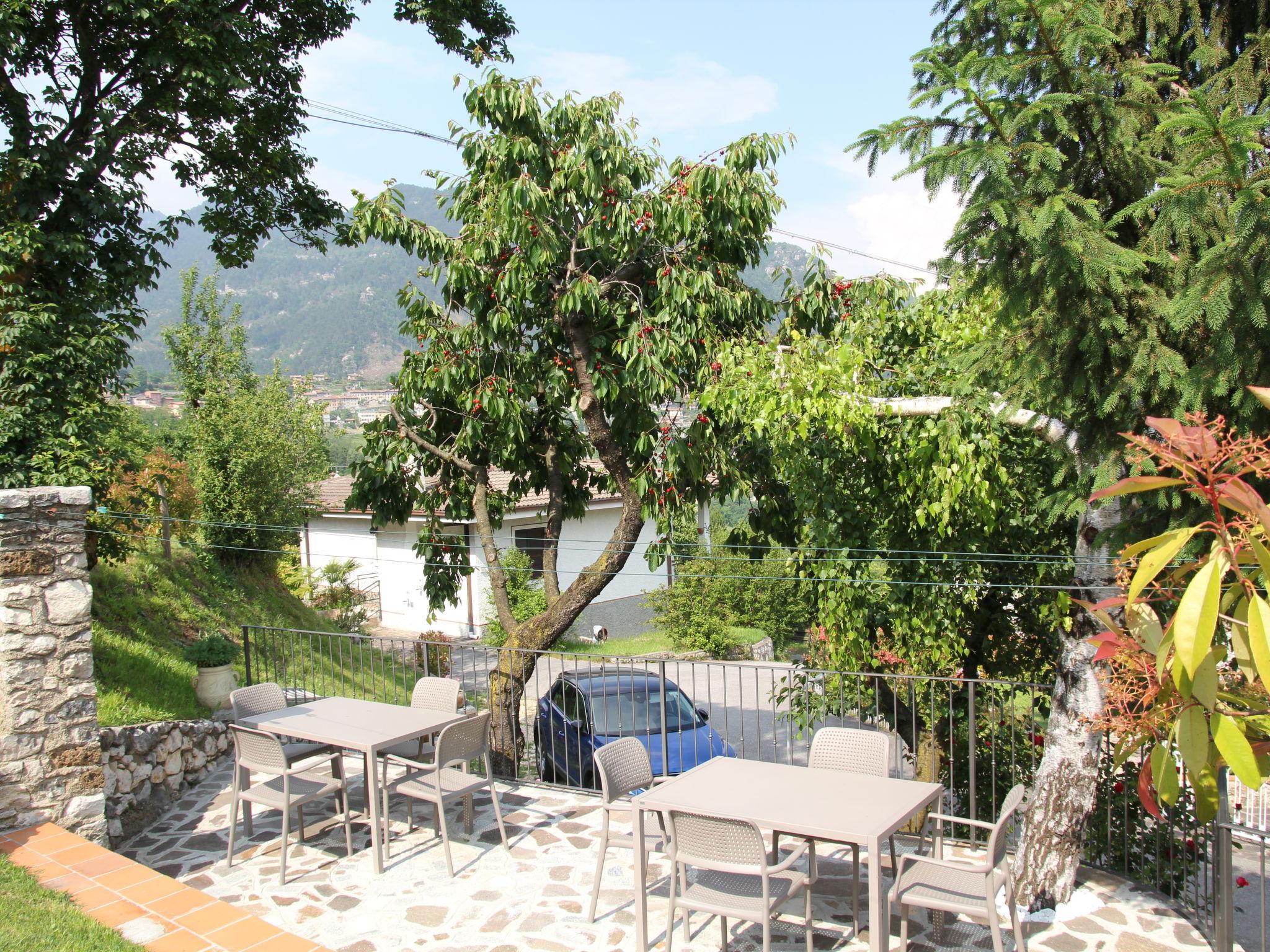 Foto 7 - Apartamento de 2 quartos em Tremosine sul Garda com piscina e vista para a montanha