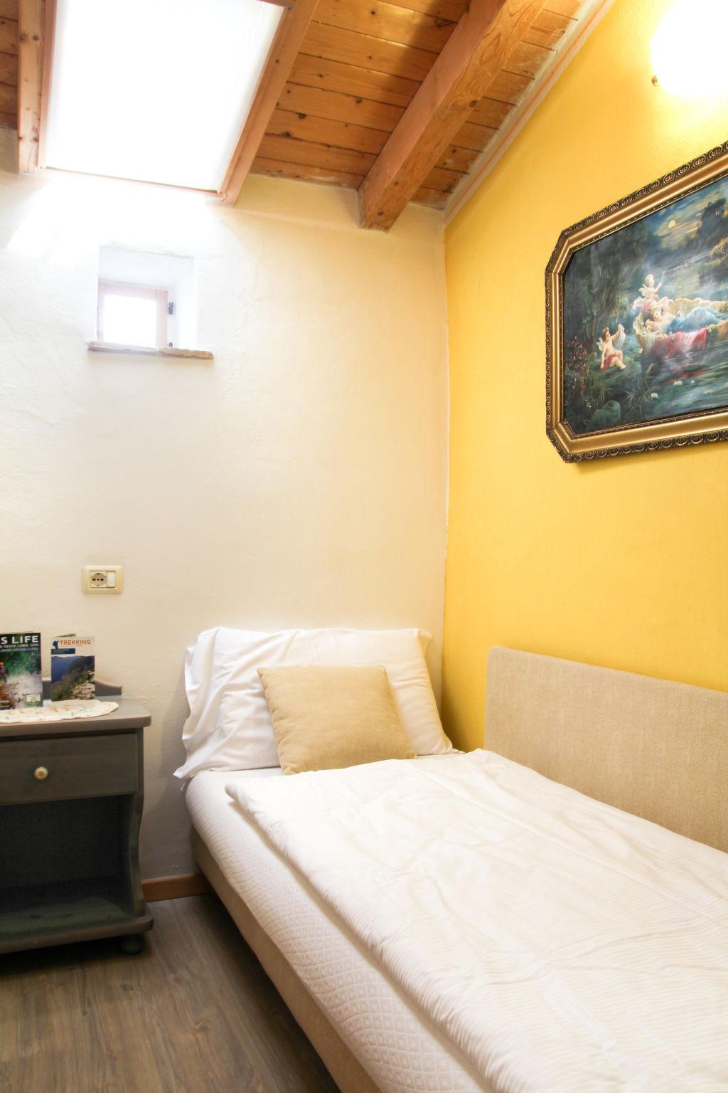 Photo 11 - 2 bedroom Apartment in Tremosine sul Garda with swimming pool and garden