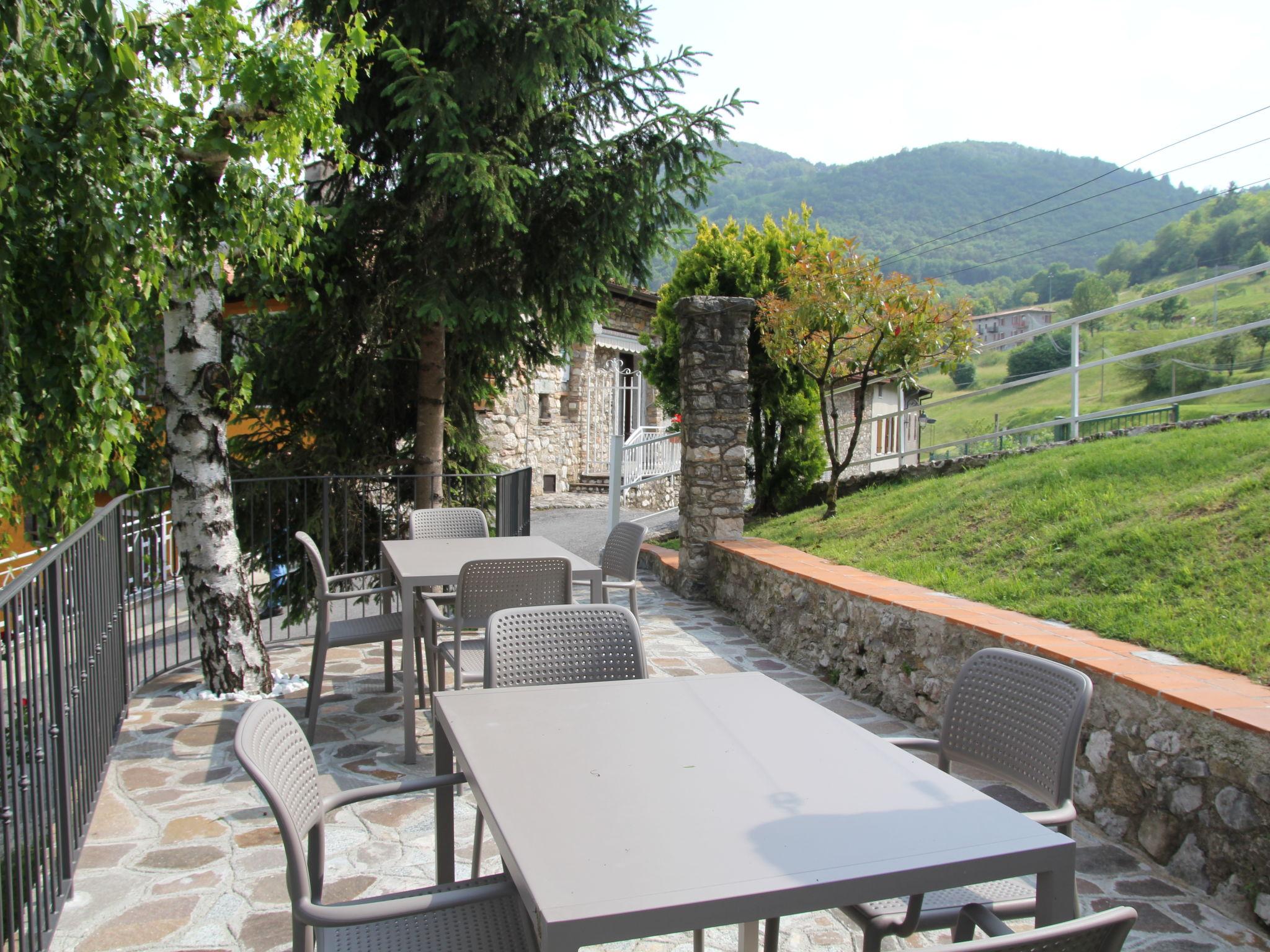 Photo 26 - Appartement de 2 chambres à Tremosine sul Garda avec piscine et vues sur la montagne