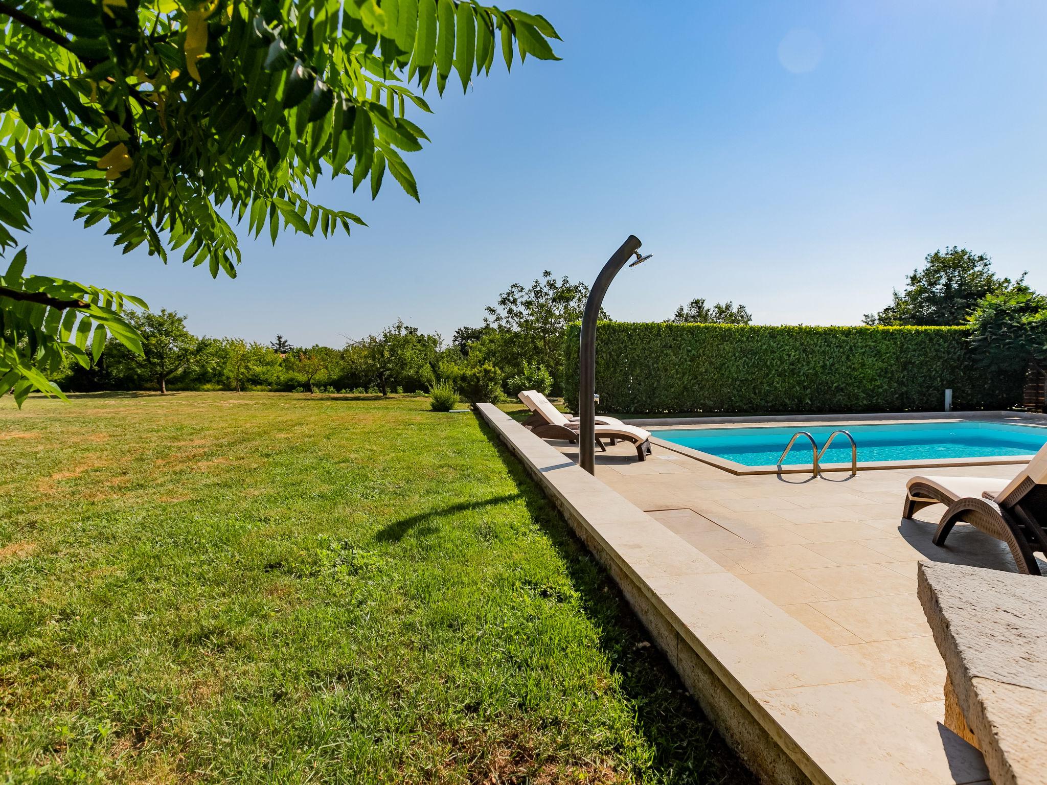 Foto 25 - Casa con 2 camere da letto a Sveti Petar u Šumi con piscina privata e giardino
