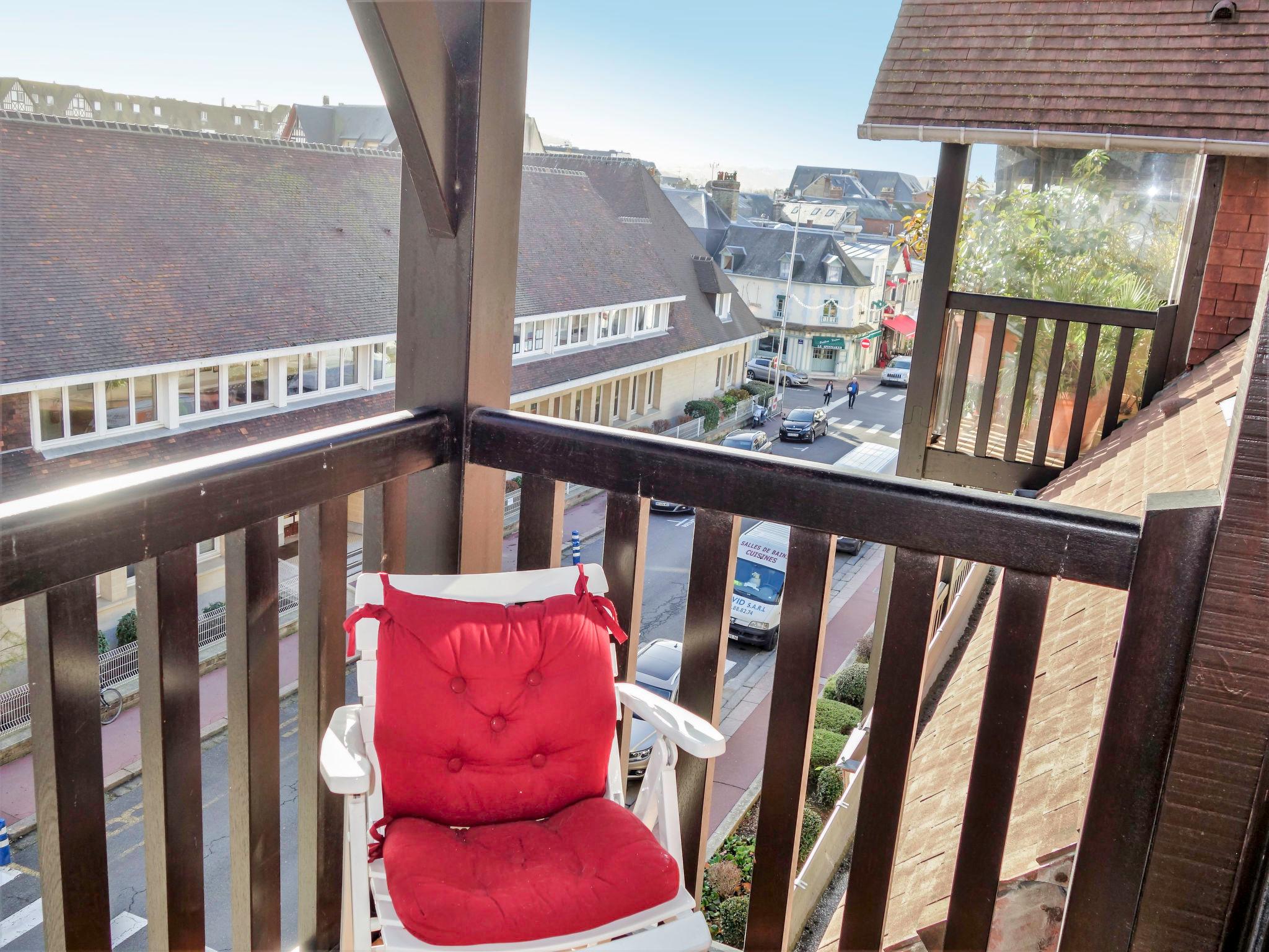 Photo 17 - 2 bedroom Apartment in Deauville with sea view