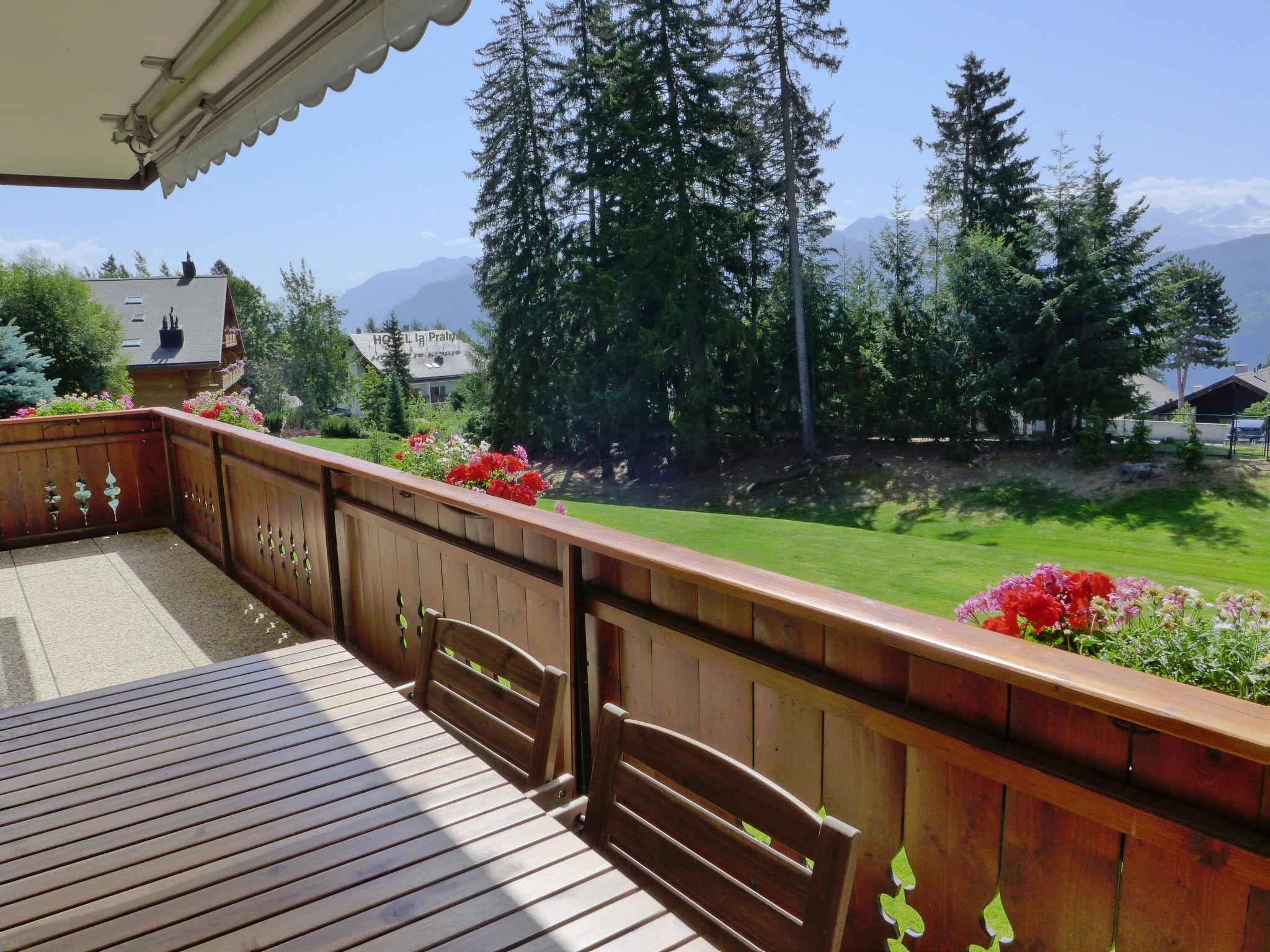 Foto 22 - Apartamento de 2 quartos em Crans-Montana com jardim e terraço