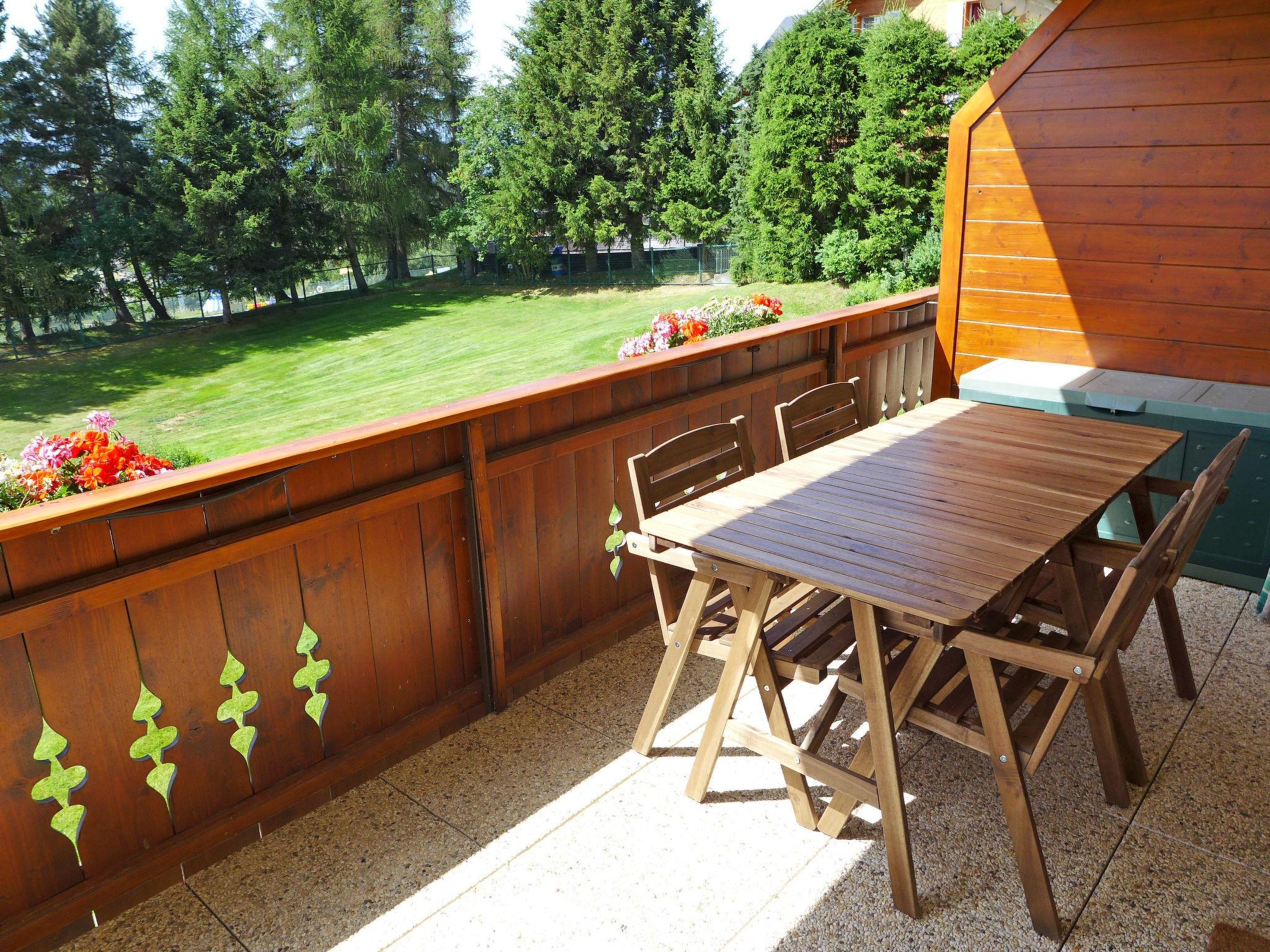 Foto 23 - Apartamento de 2 quartos em Crans-Montana com jardim e terraço