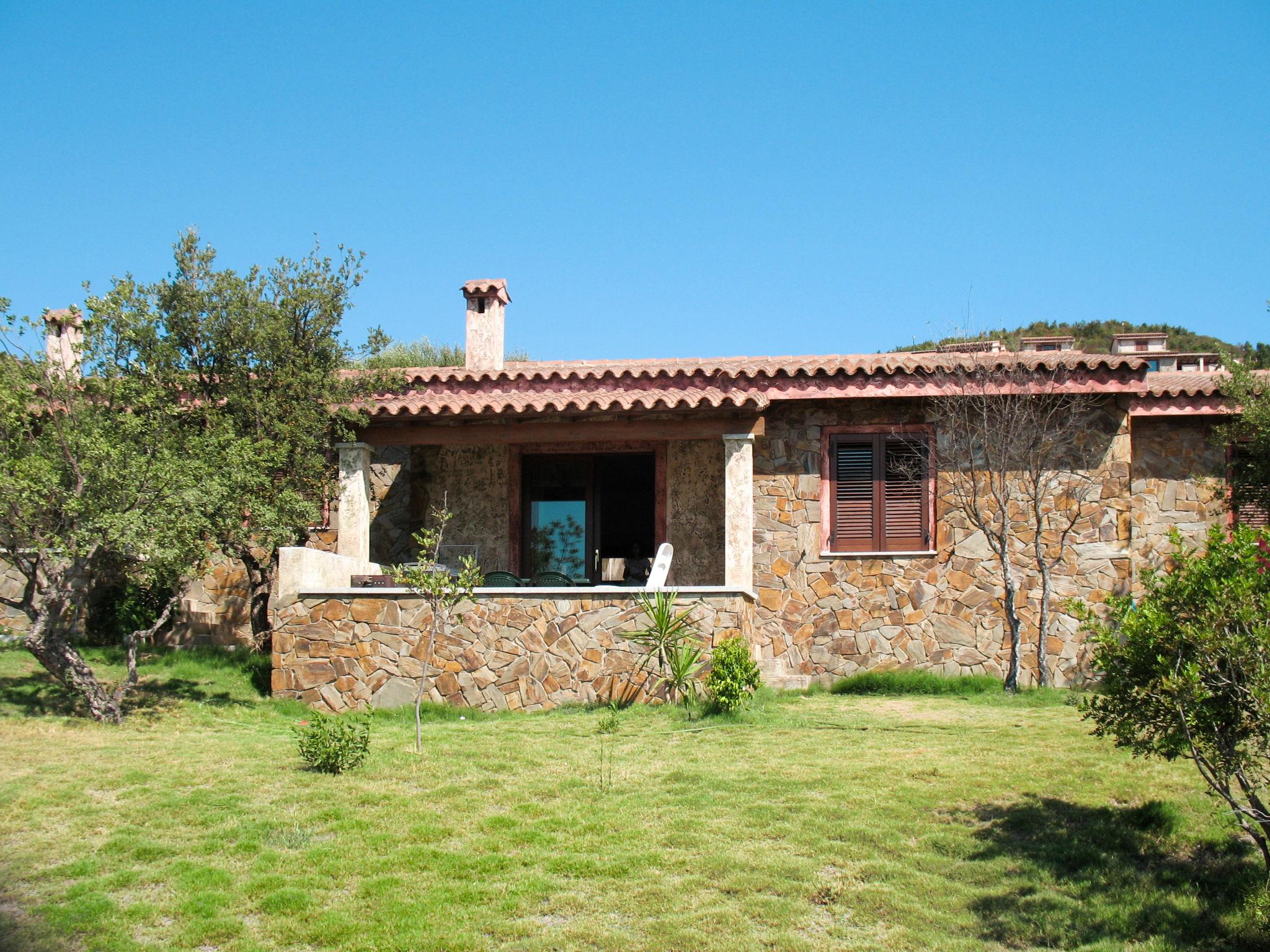 Foto 2 - Casa de 2 quartos em Villaputzu com terraço e vistas do mar