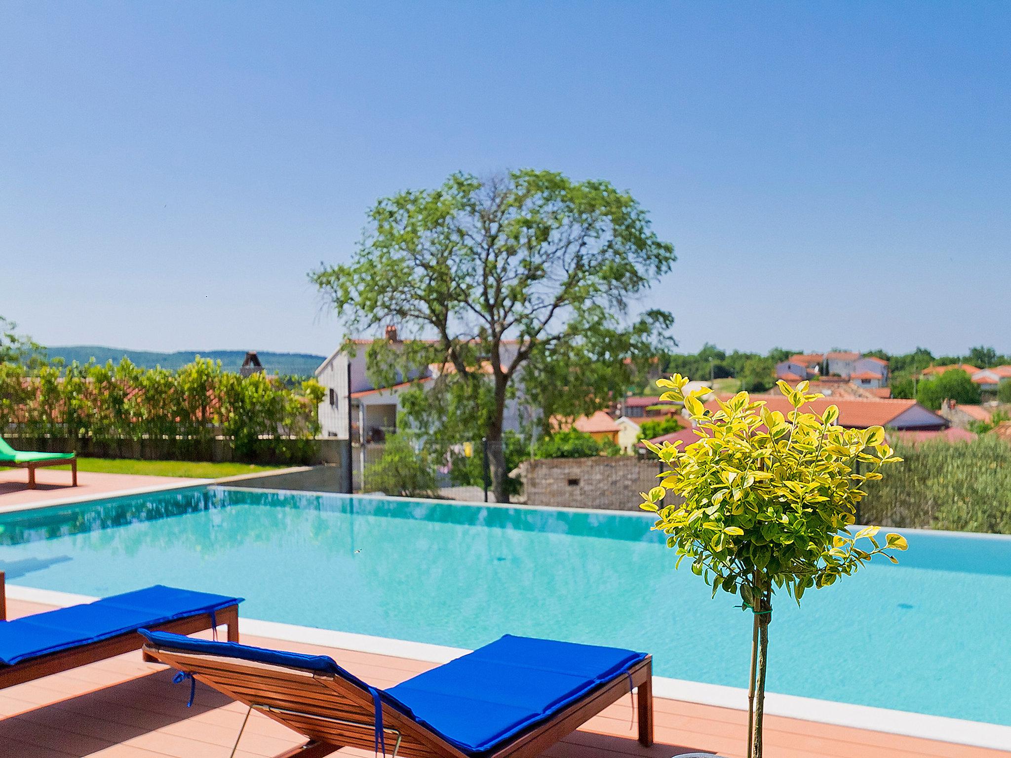 Photo 24 - Maison de 3 chambres à Višnjan avec piscine privée et vues à la mer