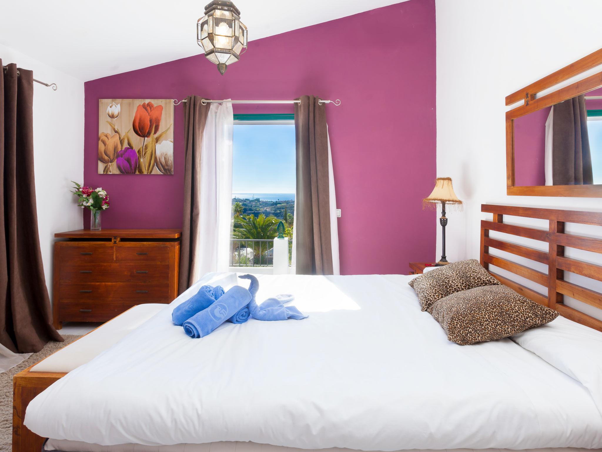 Foto 5 - Casa con 3 camere da letto a Estepona con piscina privata e vista mare