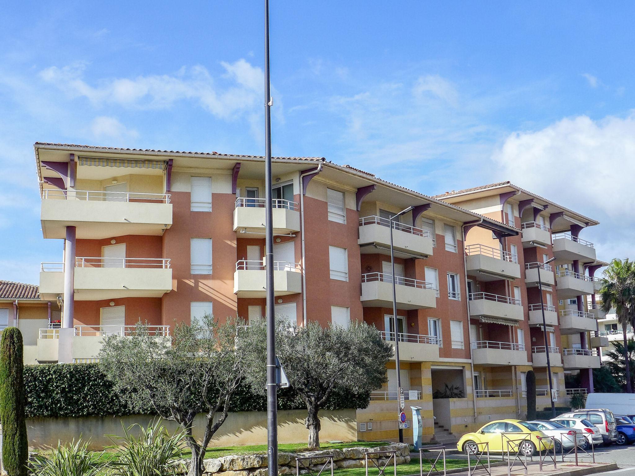 Foto 18 - Apartamento de 1 habitación en Fréjus con terraza y vistas al mar