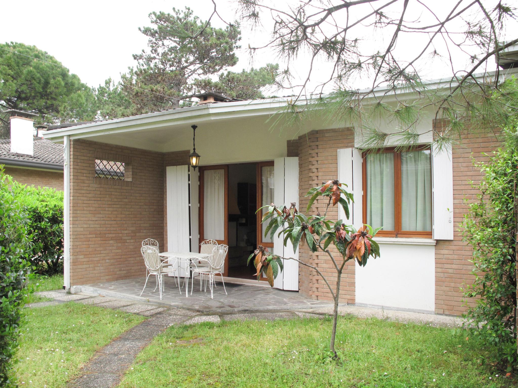 Foto 1 - Casa de 2 habitaciones en Lignano Sabbiadoro con jardín y terraza