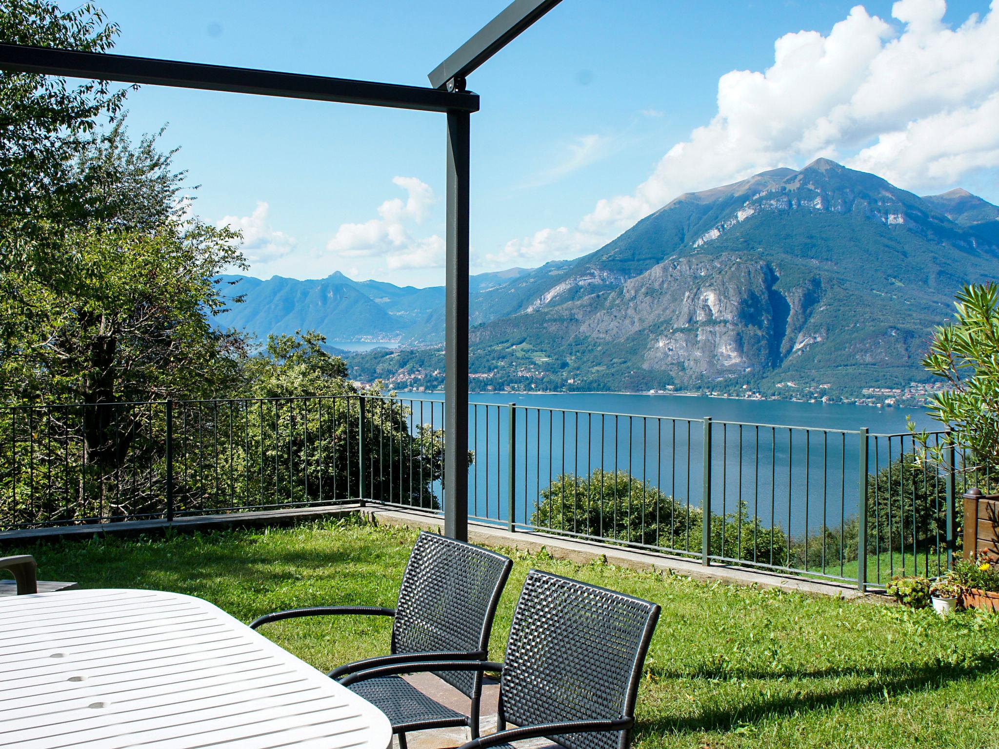 Photo 2 - Maison de 2 chambres à Perledo avec jardin et vues sur la montagne