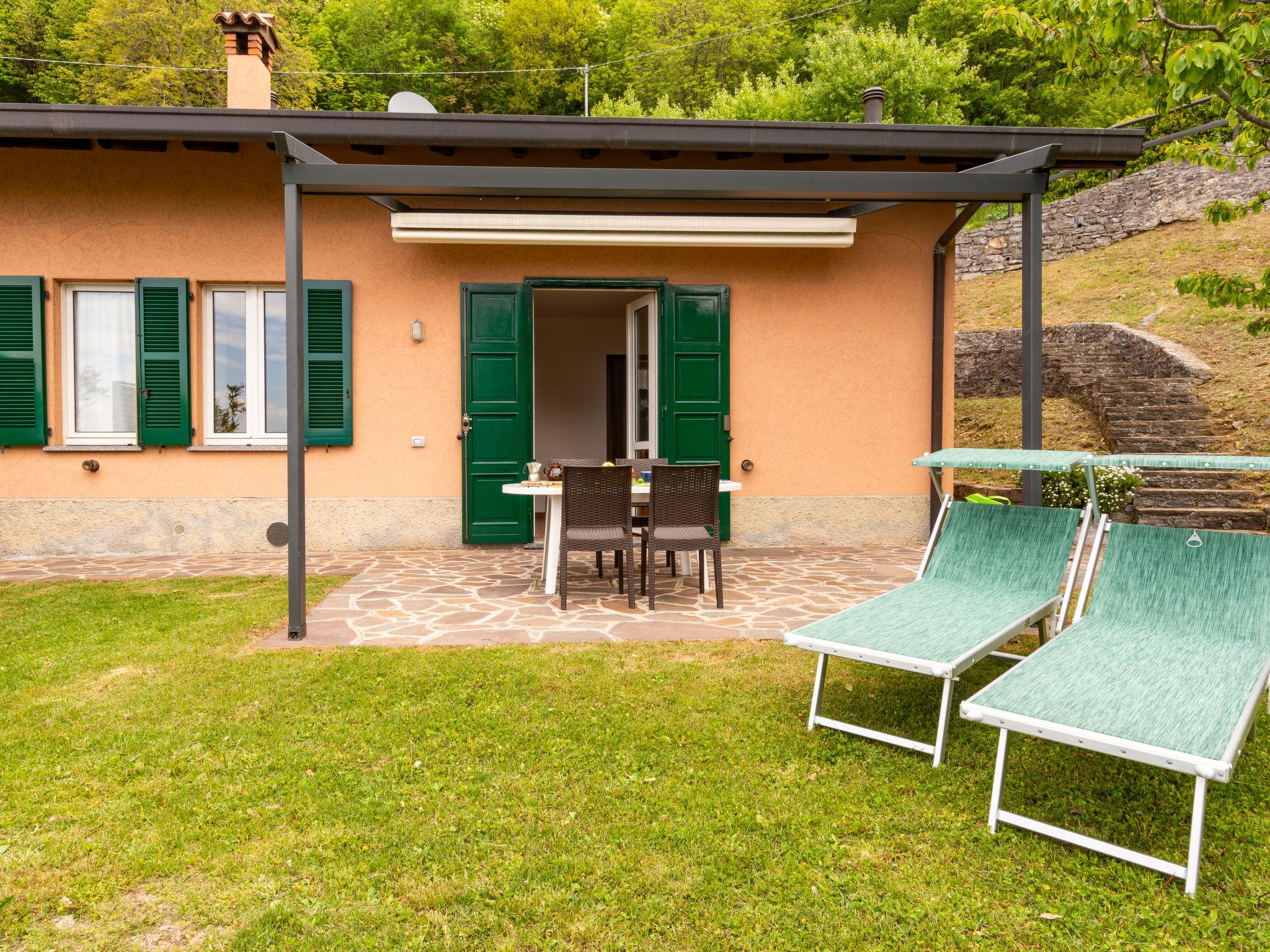 Photo 19 - Maison de 2 chambres à Perledo avec jardin et terrasse