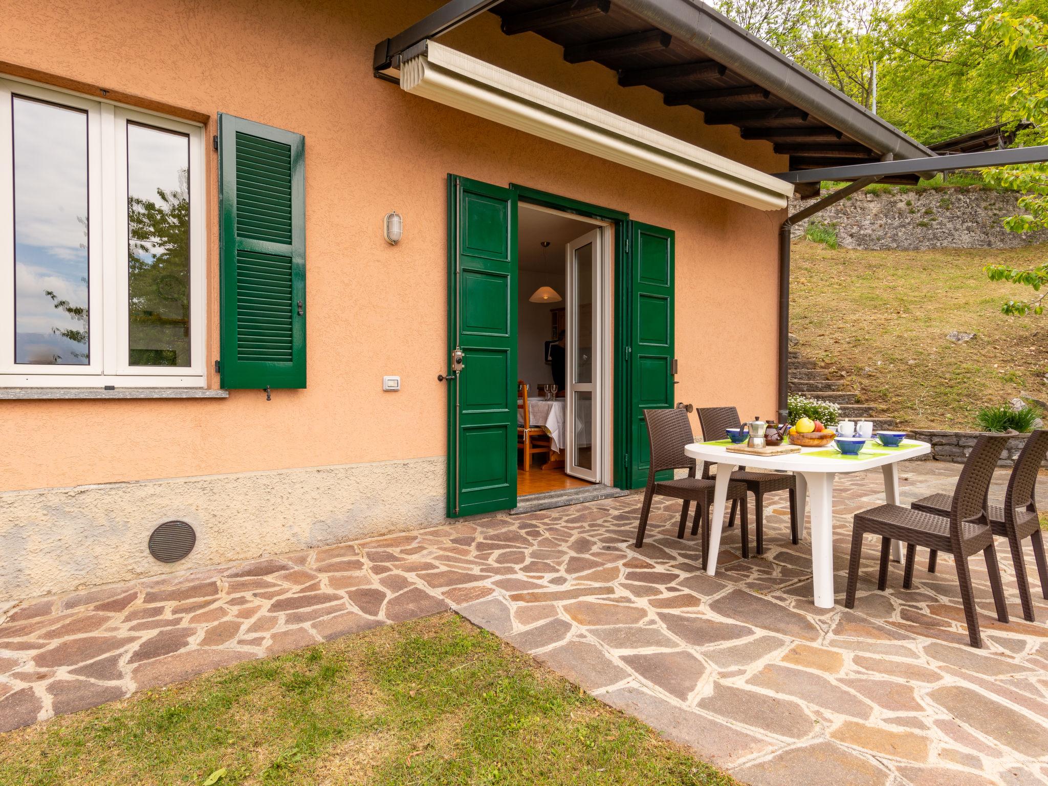 Photo 21 - Maison de 2 chambres à Perledo avec jardin et vues sur la montagne