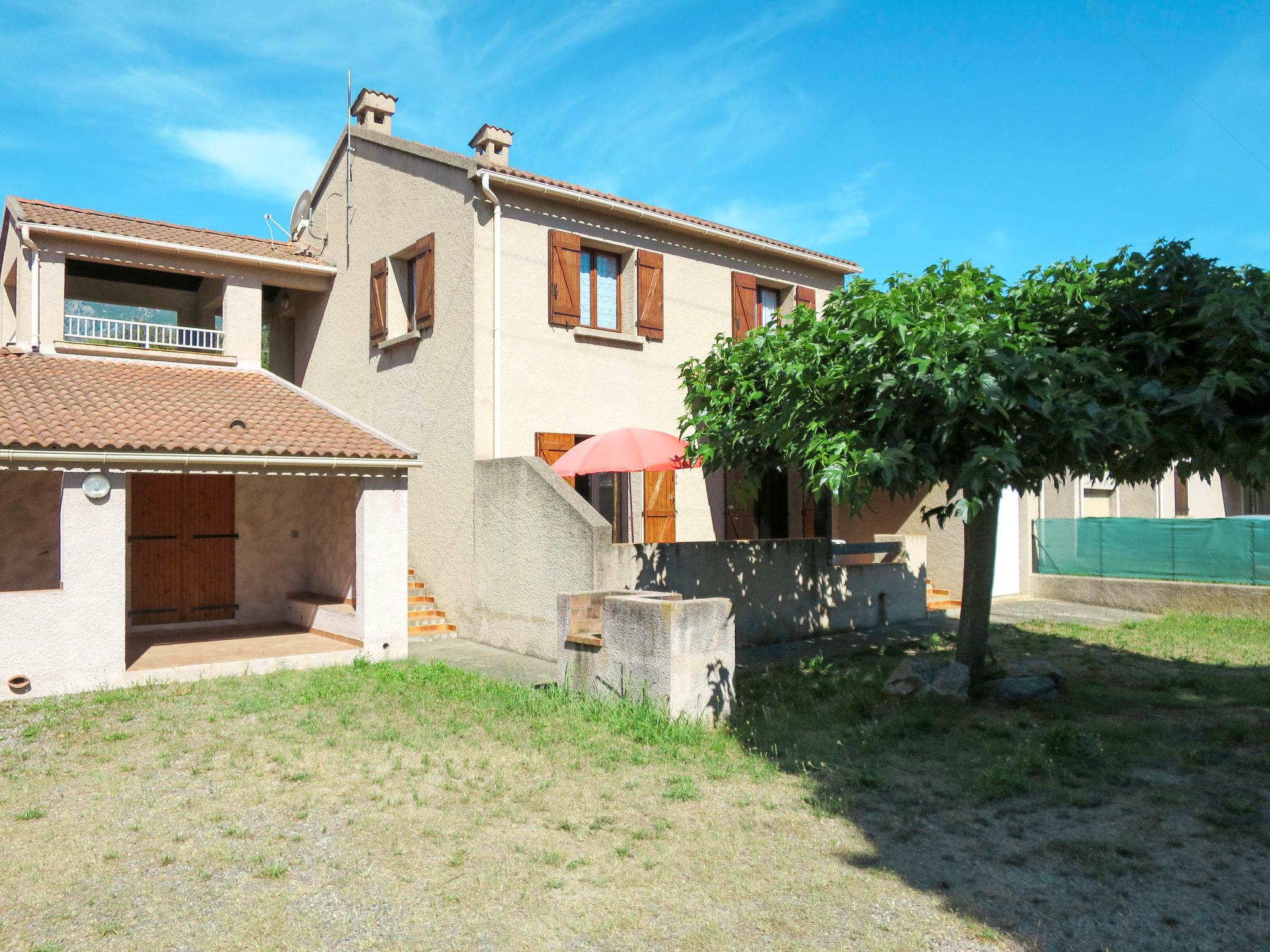 Foto 1 - Appartamento con 2 camere da letto a Santa-Maria-Poggio con giardino e vista mare