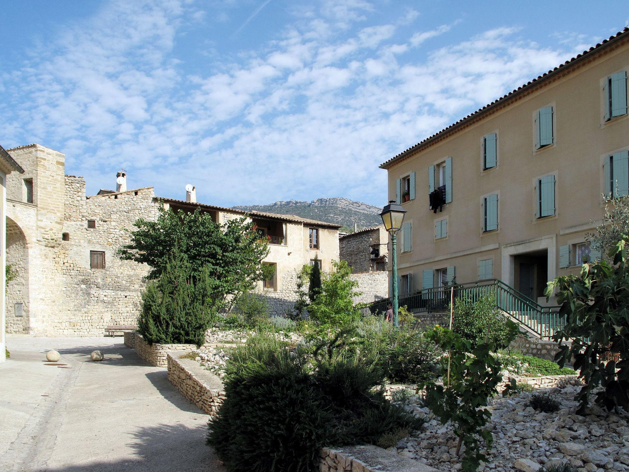 Photo 29 - Maison de 2 chambres à Bésignan avec jardin