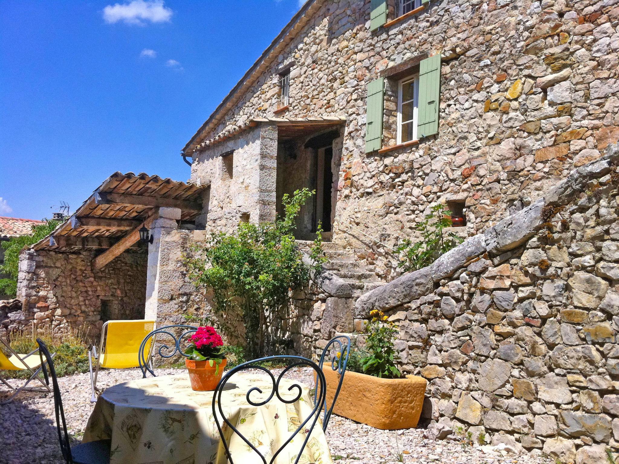 Photo 1 - Maison de 2 chambres à Bésignan avec jardin