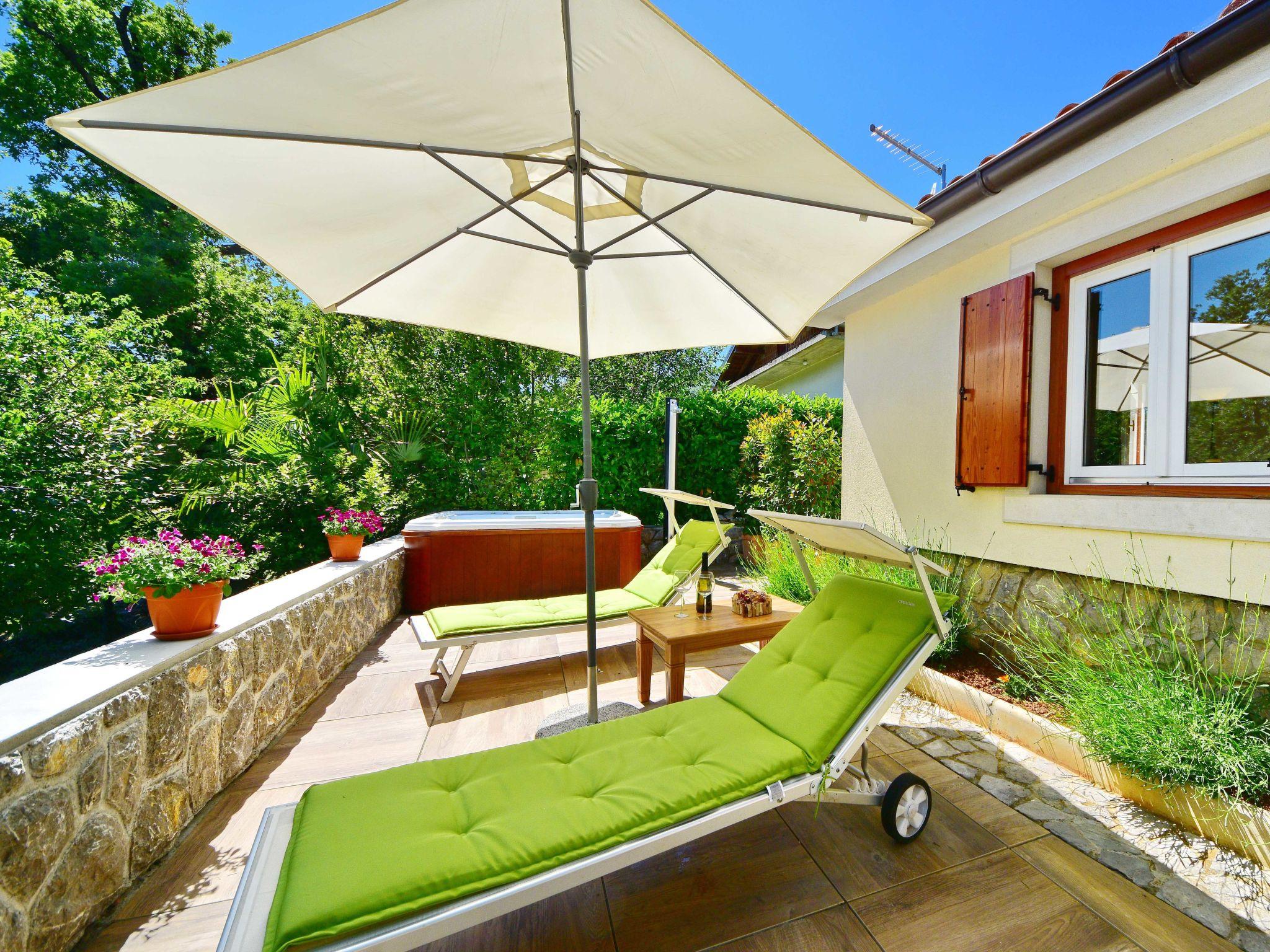 Photo 14 - 1 bedroom House in Opatija with garden and terrace